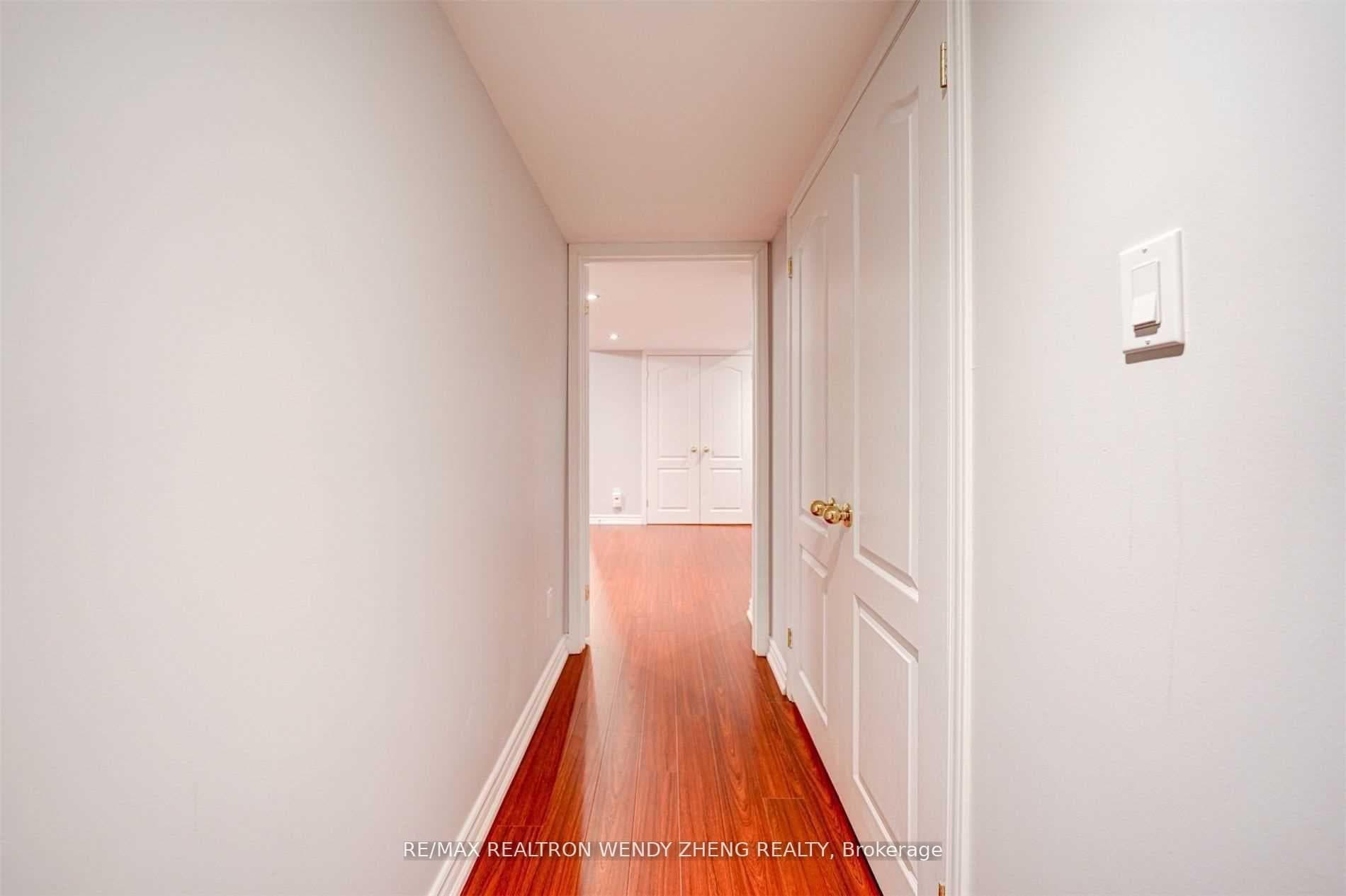 60 Warren Bradley Street photo 25