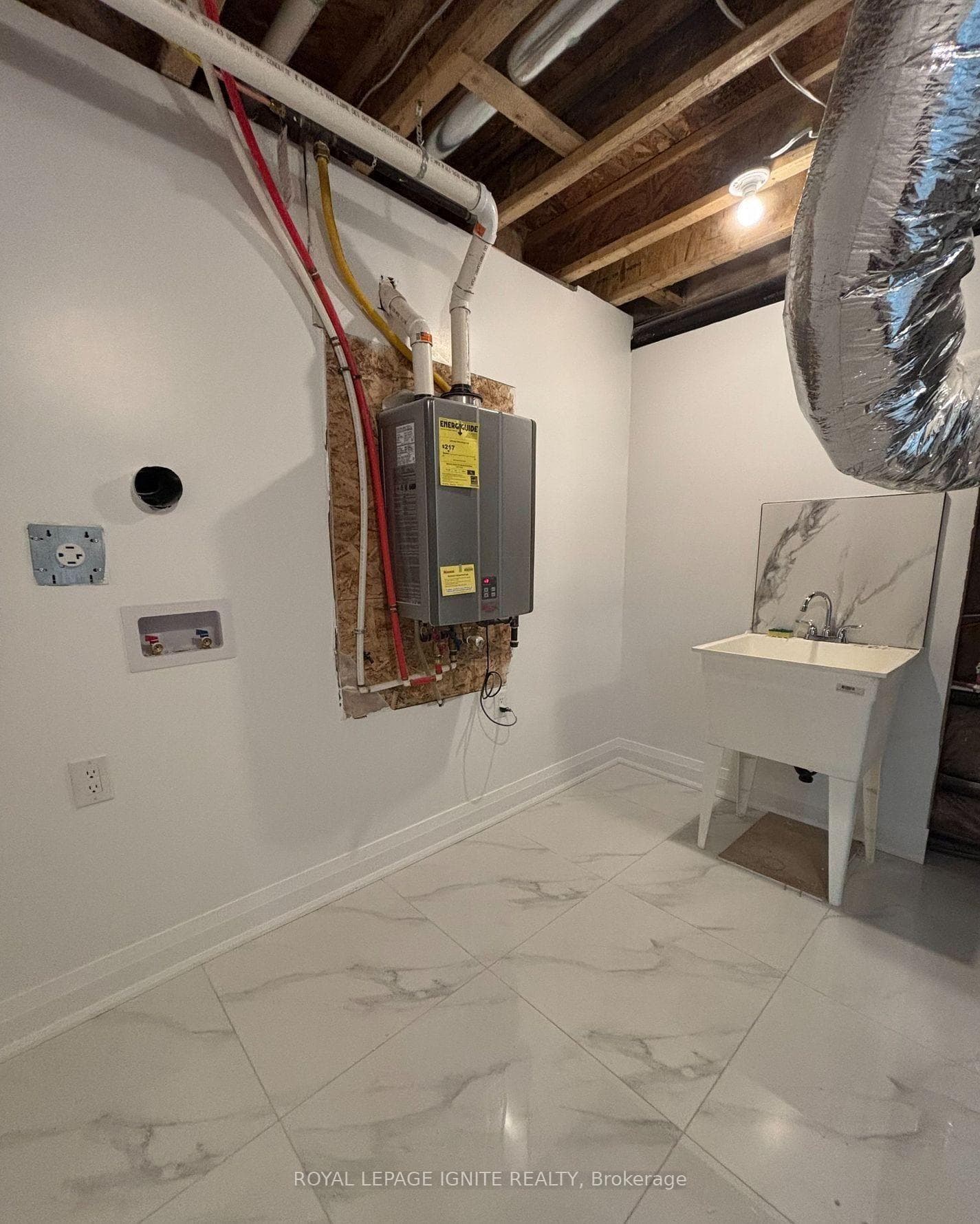 1572 Honey Locust Place Unit Basement photo 15