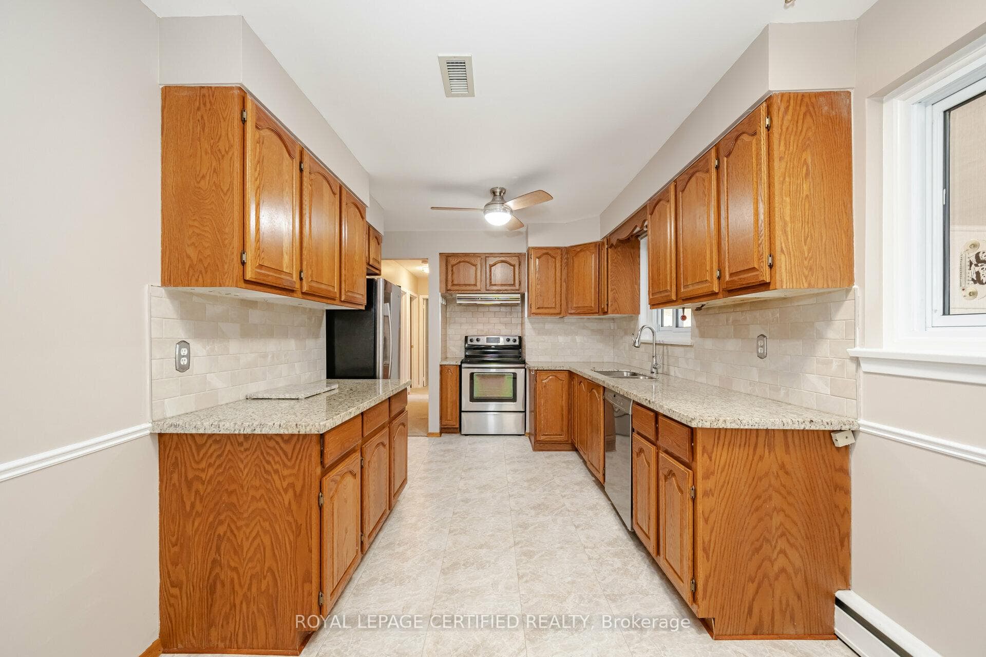 14 Ladore Drive photo 15