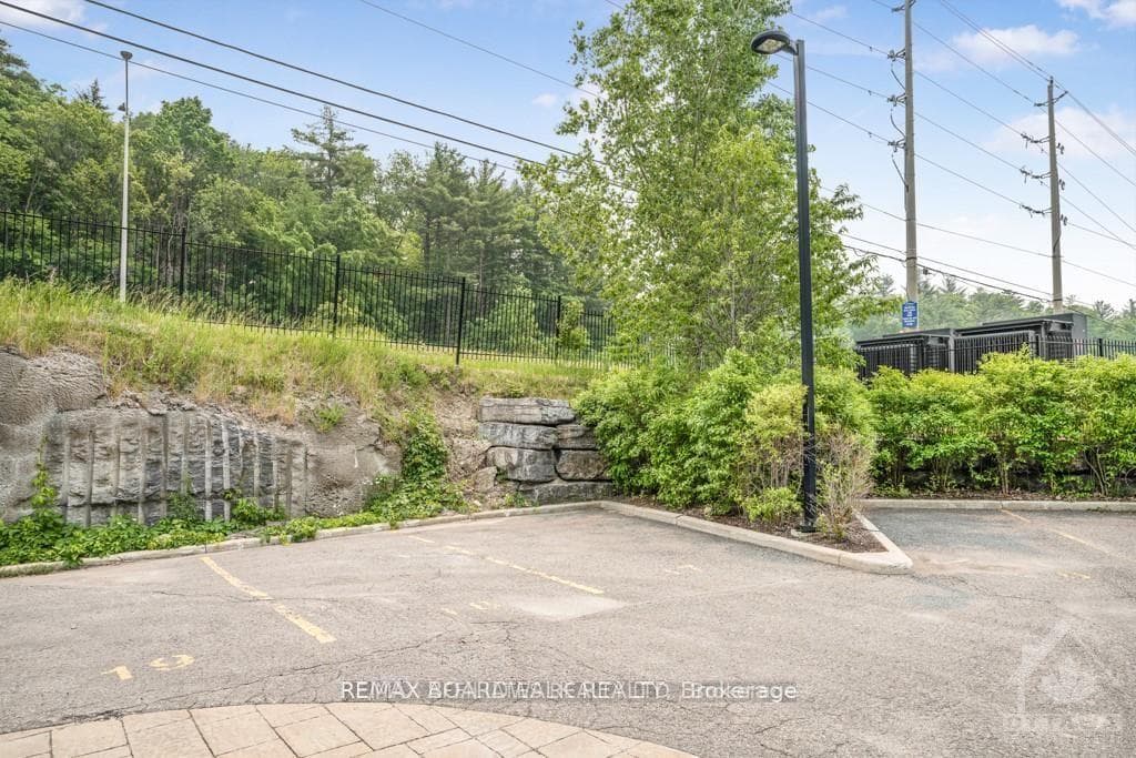 310 Centrum Boulevard Unit 109 photo 23