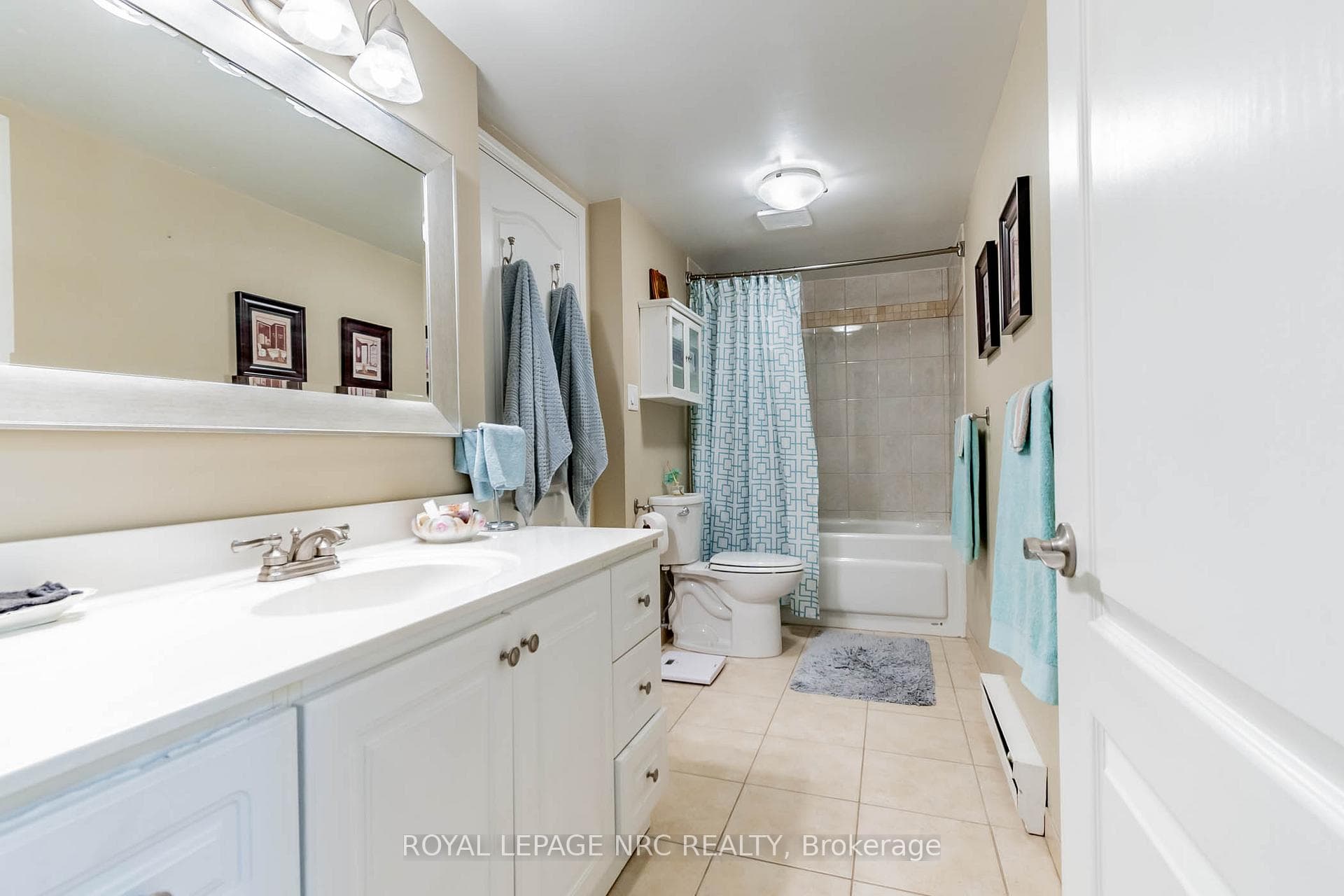 4658 Drummond Road Unit 230 photo 12
