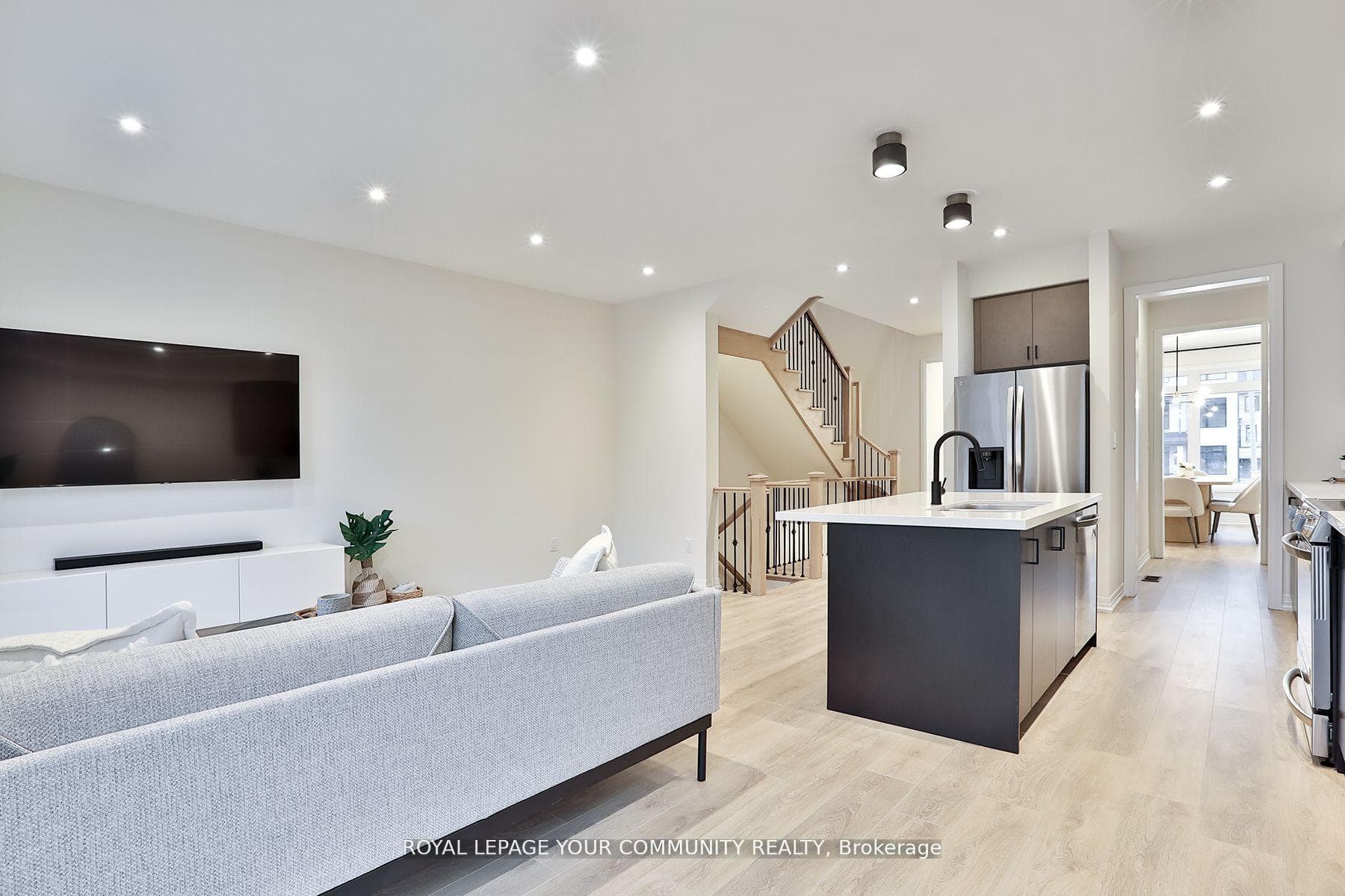 2713 Peter Matthews Drive photo 4