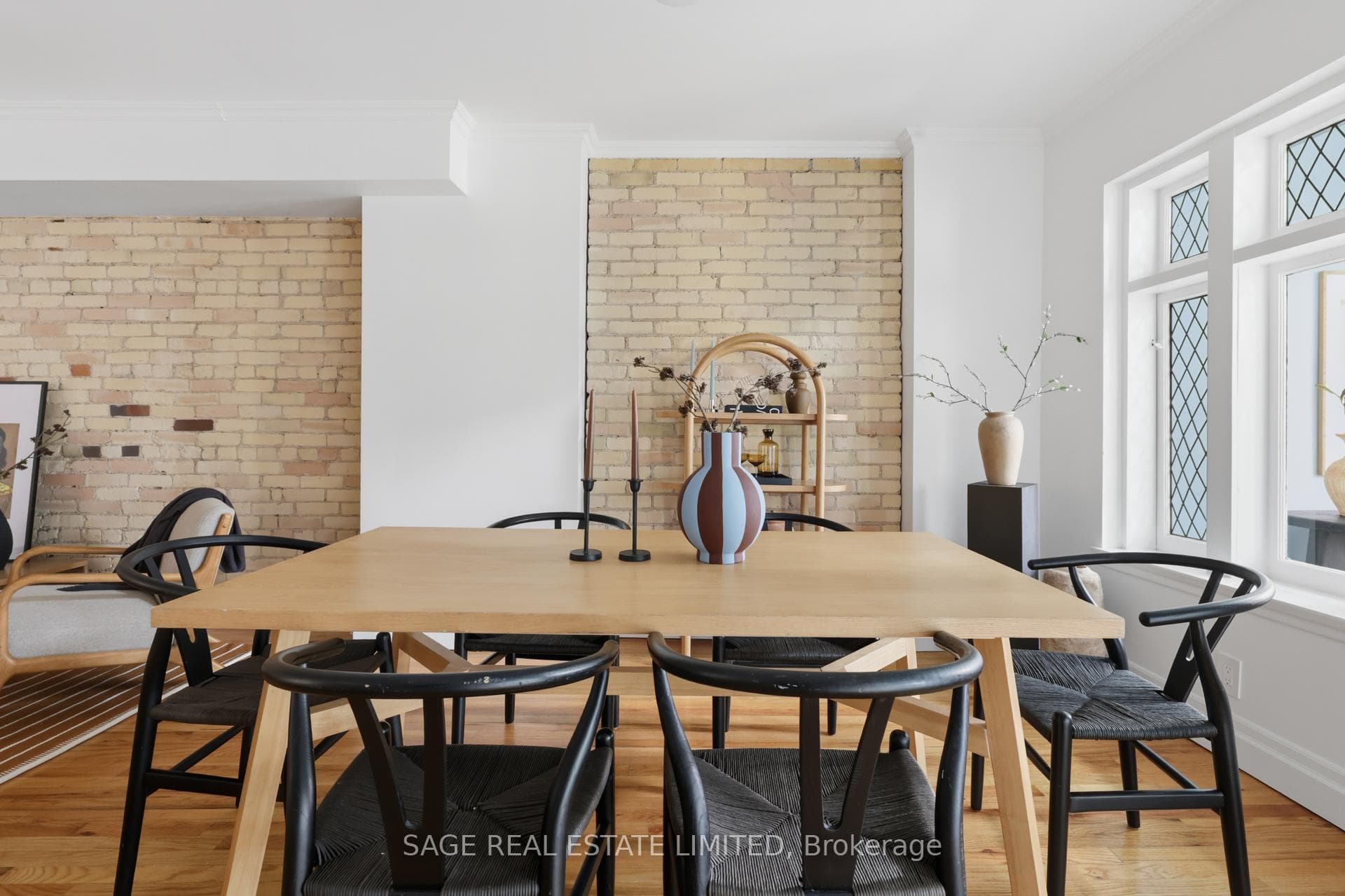 271 Silver Birch Avenue photo 3