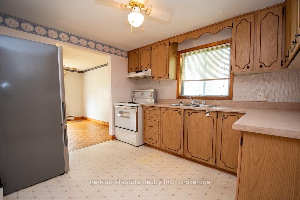 9 Jones Avenue photo 10