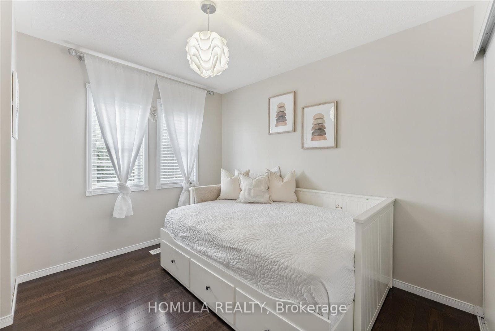 107 Ipswich Place photo 26