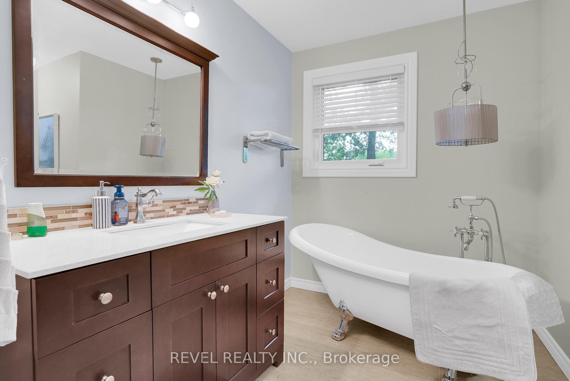 53 Oakridge Drive photo 32