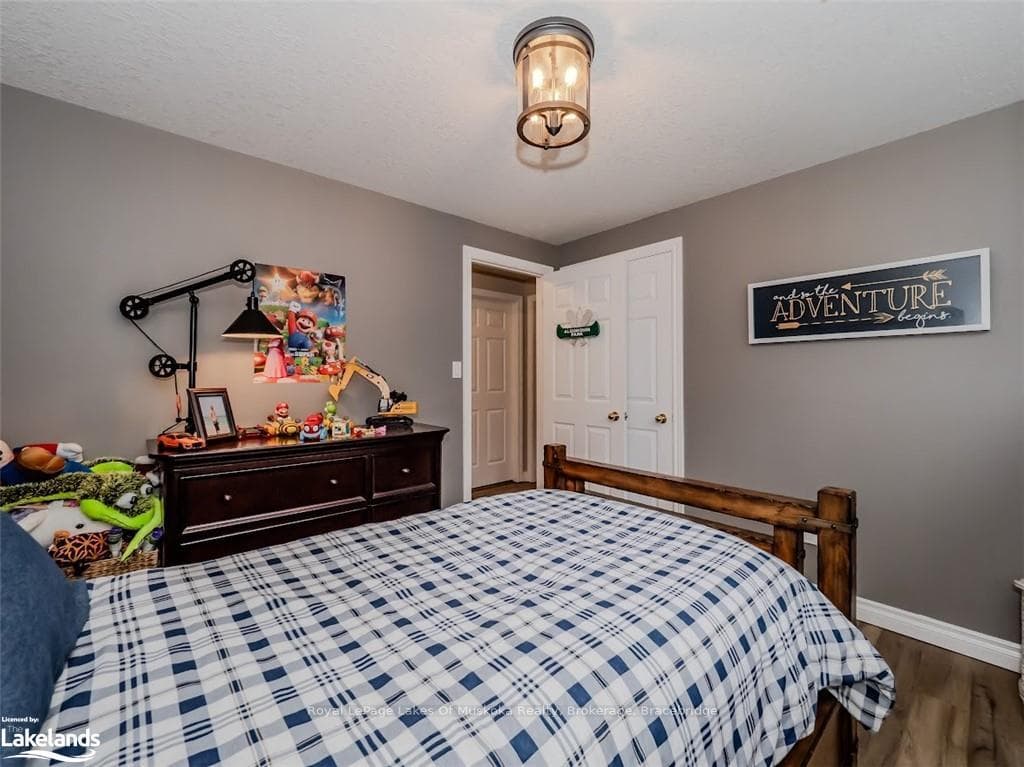 20 COATES Avenue photo 32