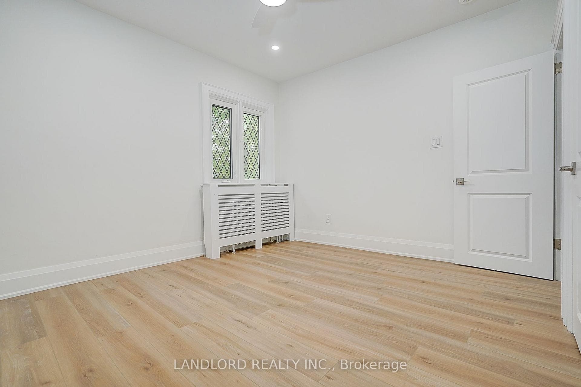 2520 Bloor Street Unit 12 photo 28