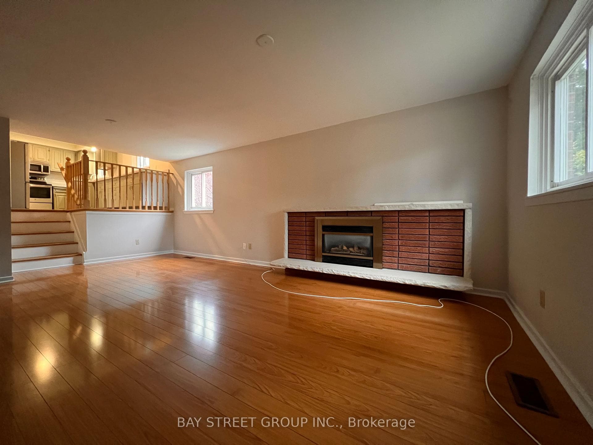 3195 Valmarie Avenue photo 10