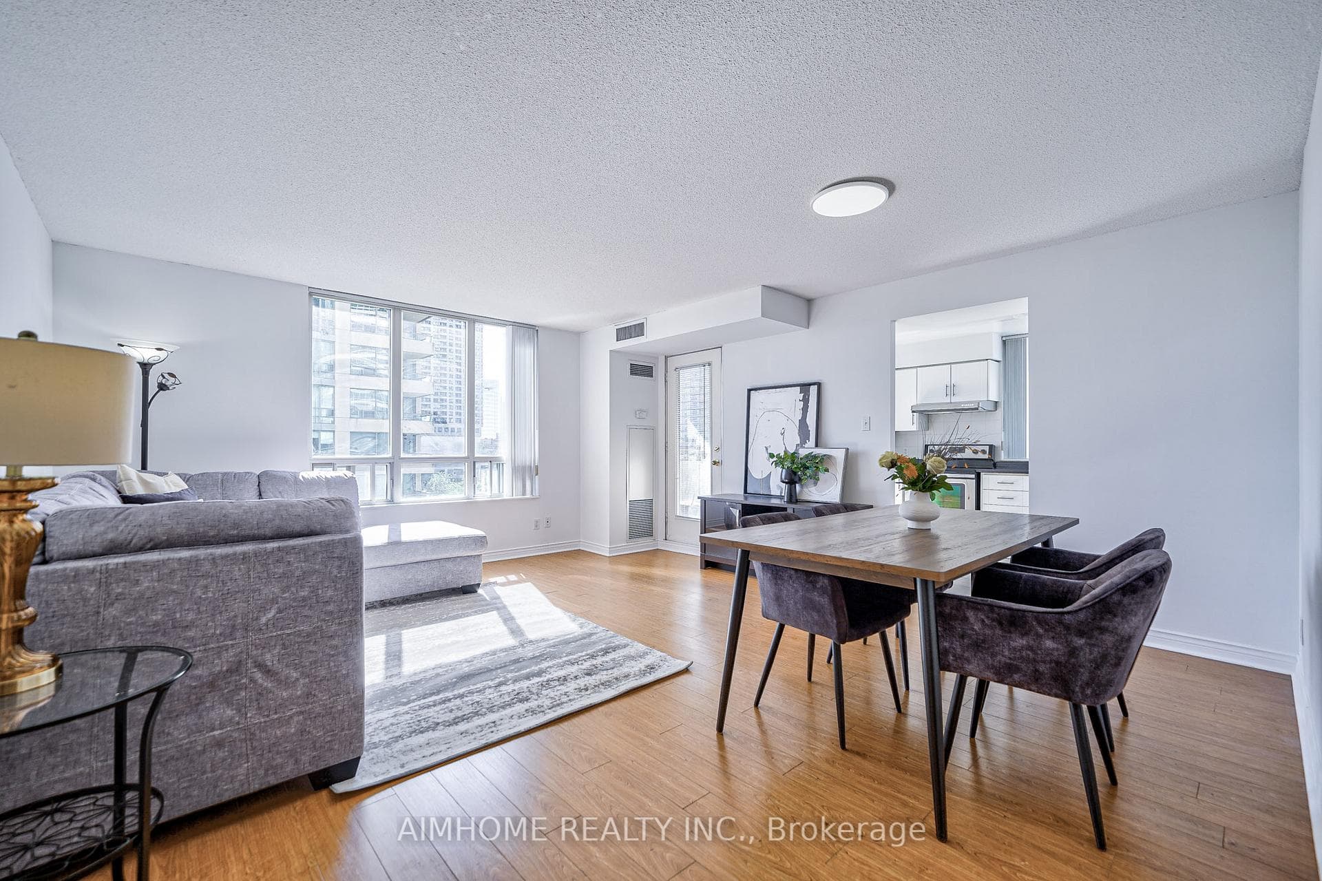 256 Doris Avenue Unit 710 photo 10