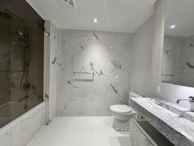 11 Yorkville Avenue Unit 5203 photo 18