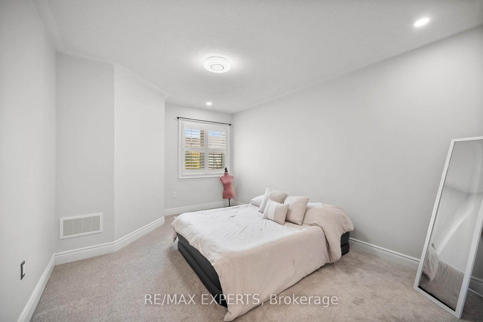 24 Sedgewick Place photo 28
