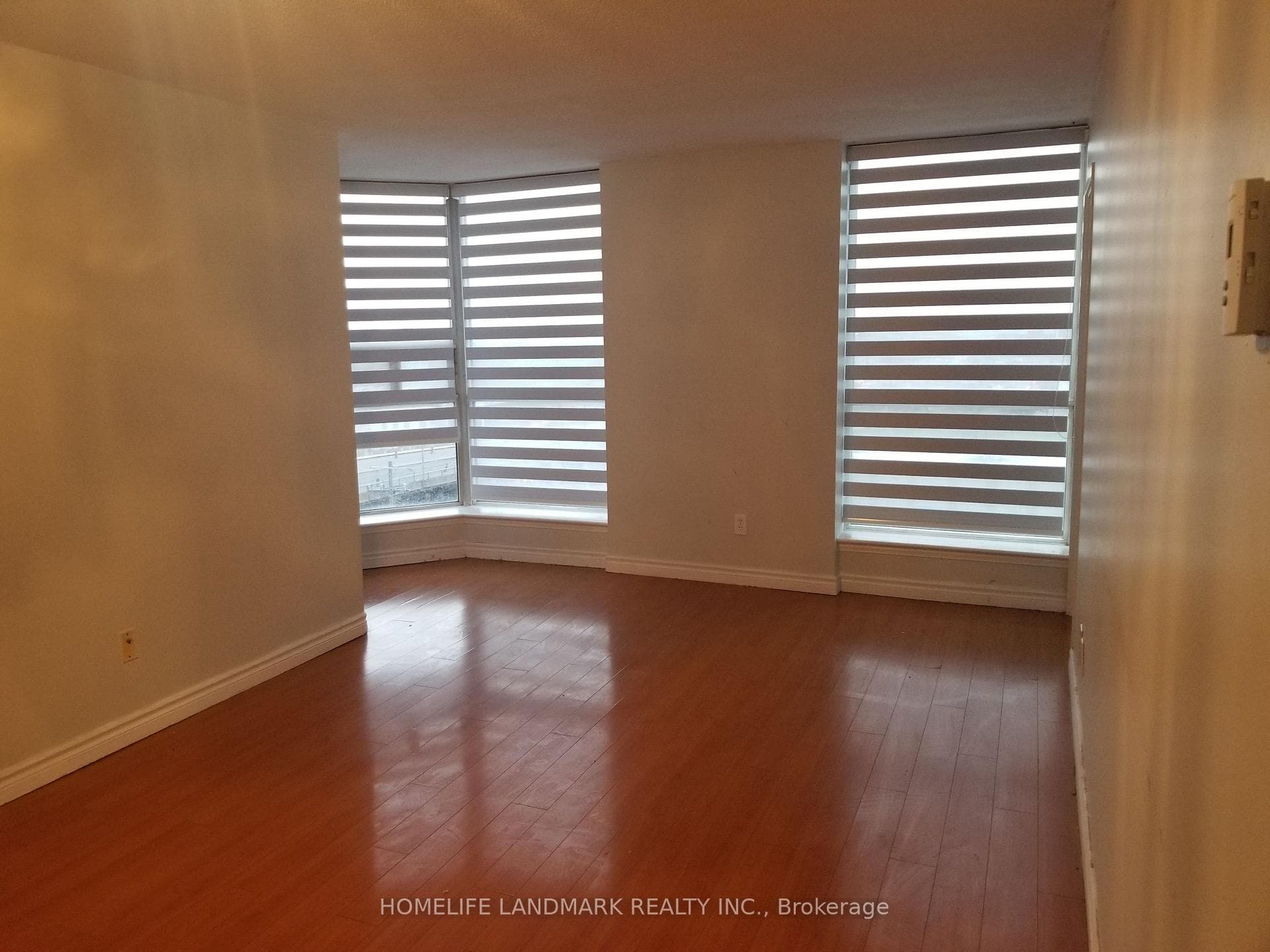 2460 Eglinton Avenue Unit 901 photo 3