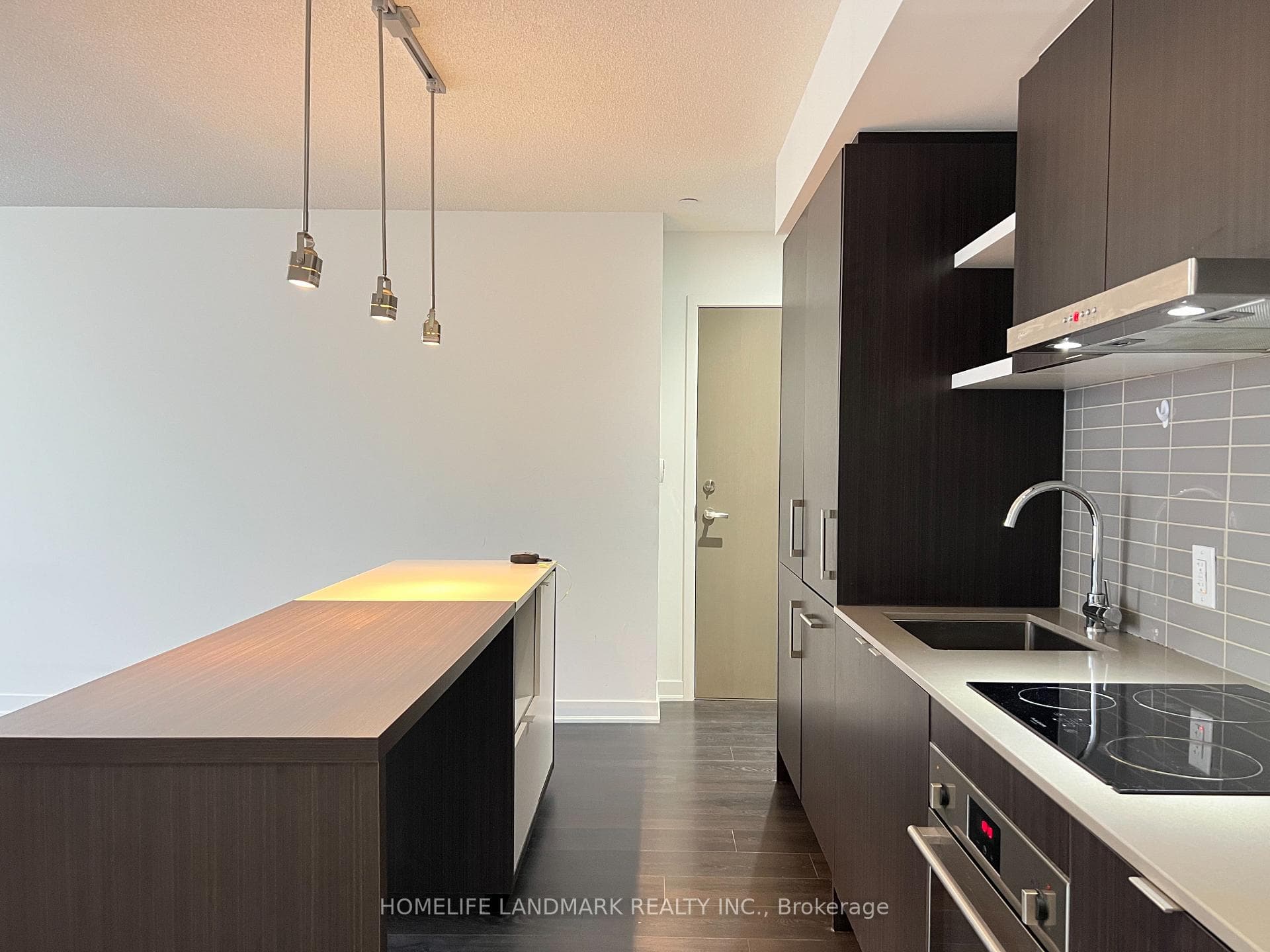 88 Harbour Street Unit 1706 photo 4