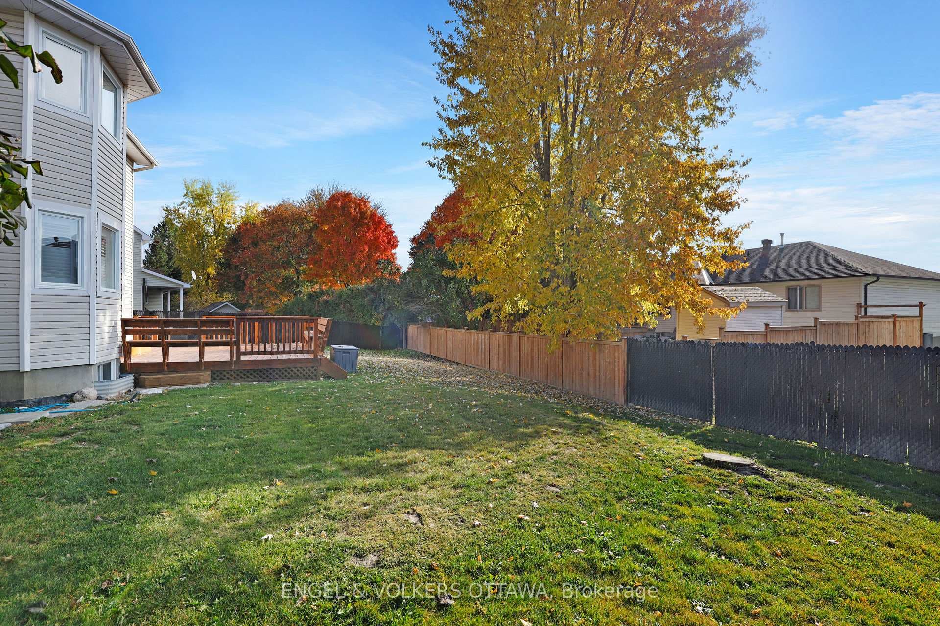 8 Mary Hill Crescent photo 42