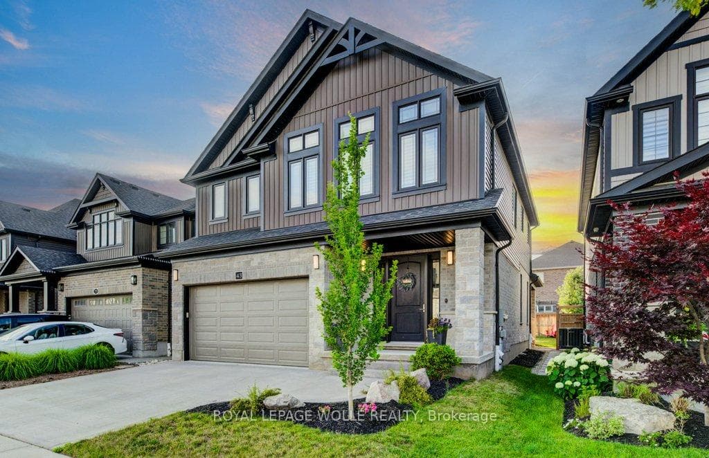 43 Greyhawk Street photo 3