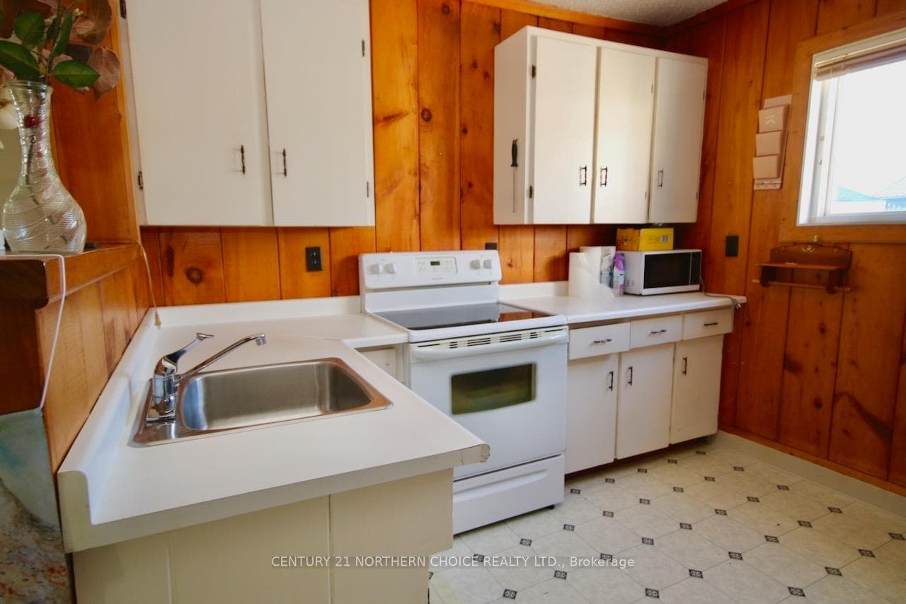 931 Christie Avenue photo 11