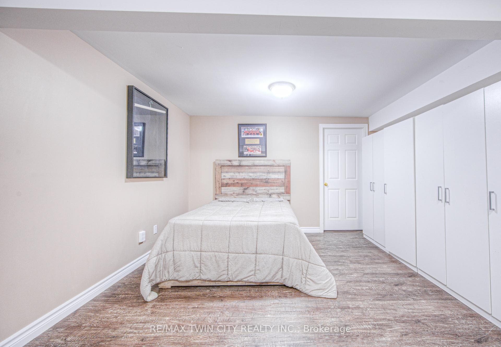 393 TIMLOCK Place photo 22