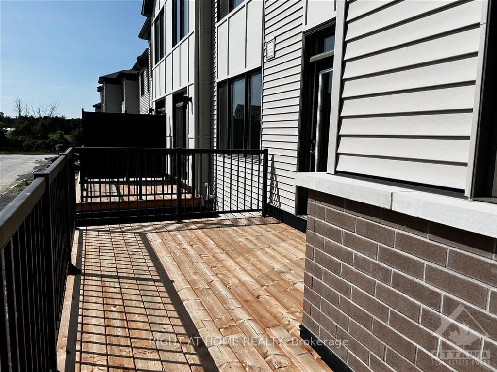 42 STITCH Mews photo 15