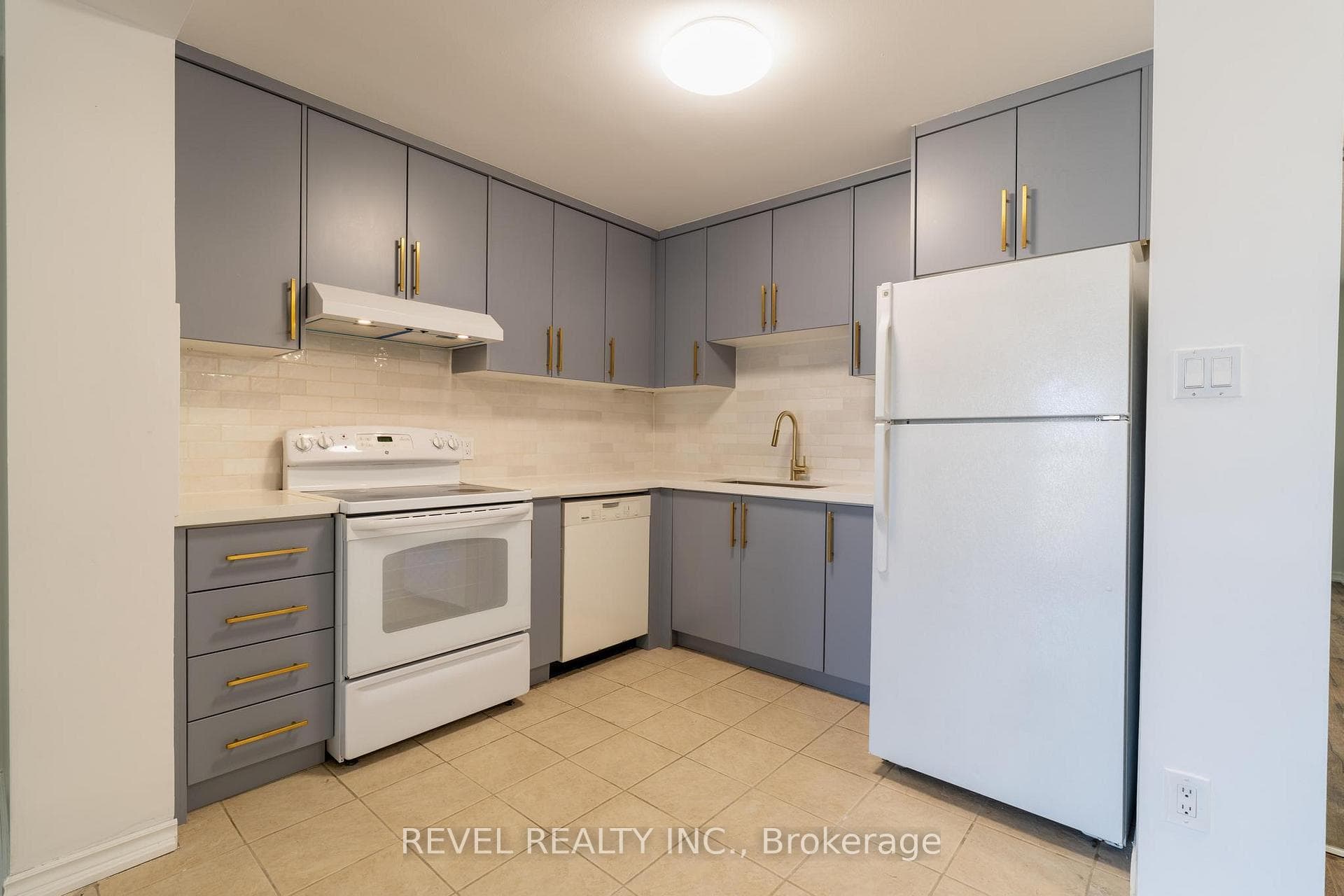 3559 Eglinton Avenue Unit 306 photo 9
