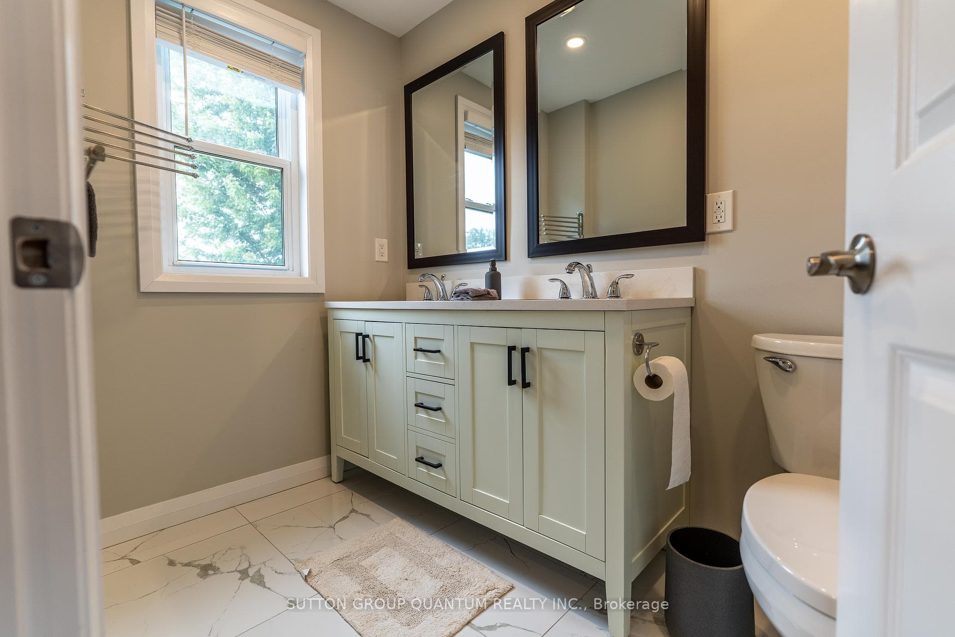 2118 Lakeshore Road photo 22