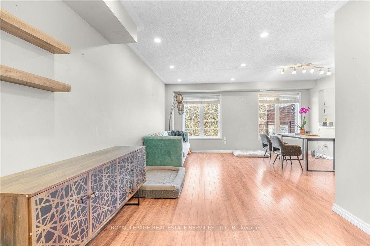 29 Woolf Crescent photo 5