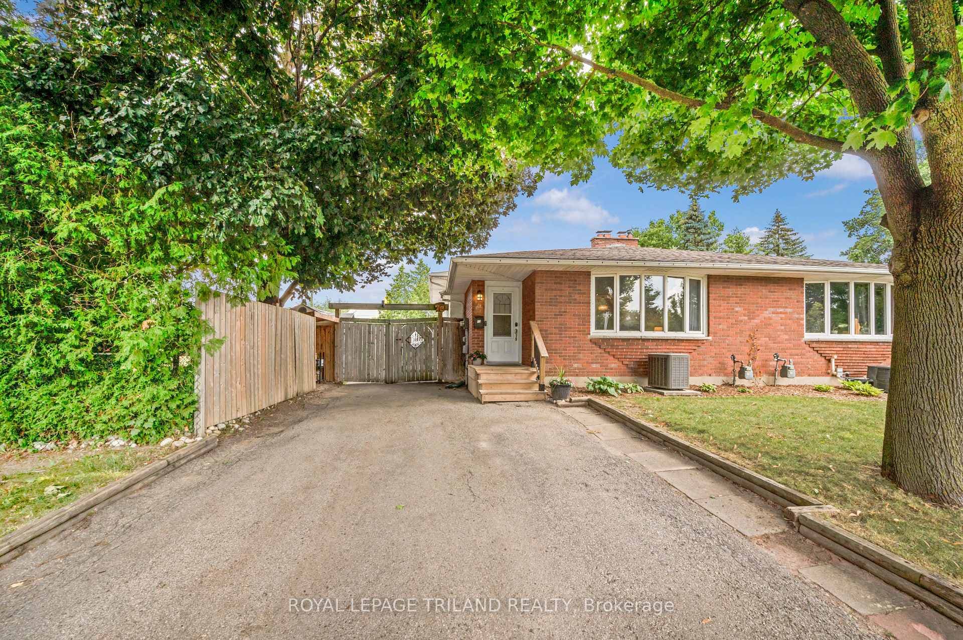 73 GENEVIVE Place photo 2
