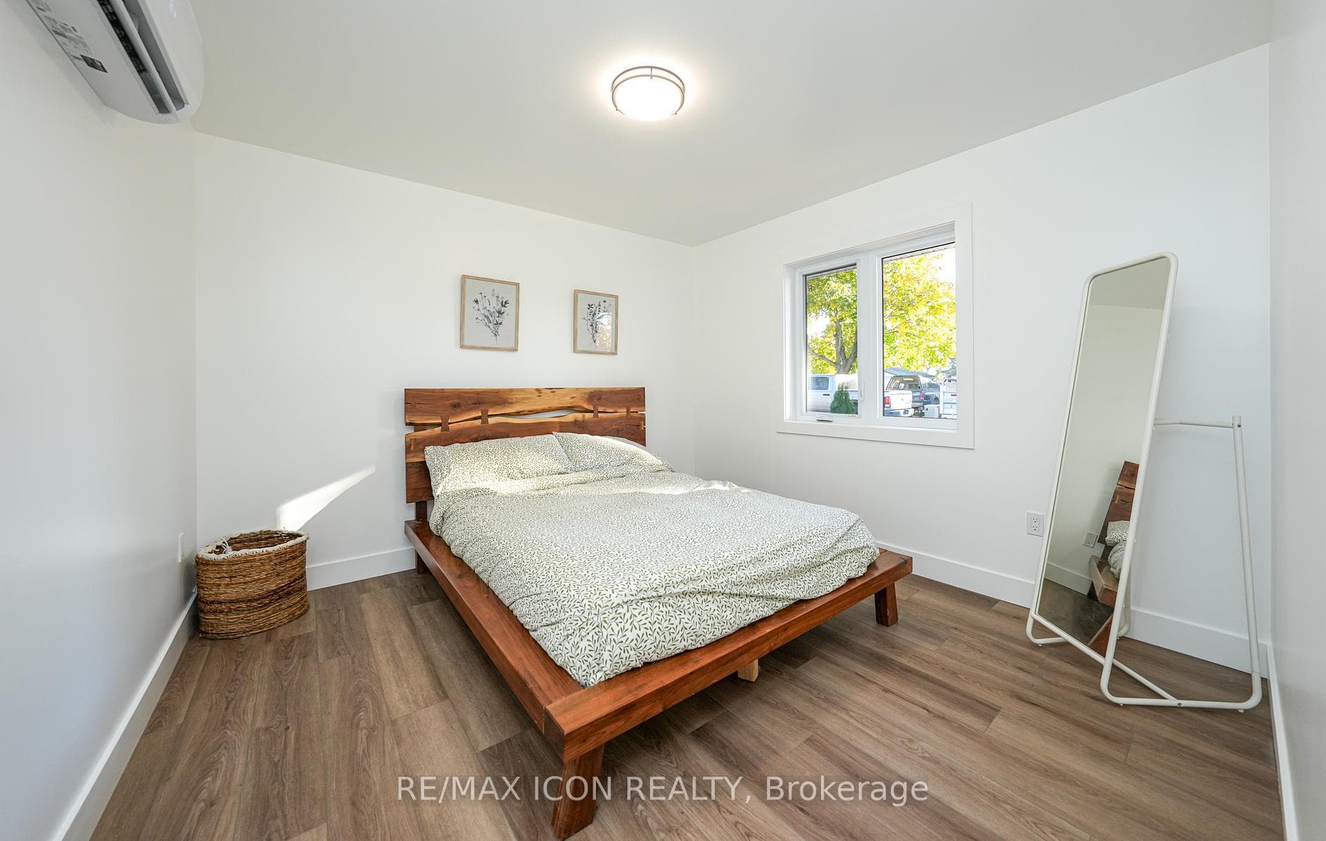 218 Ardross Street Unit 2 photo 3