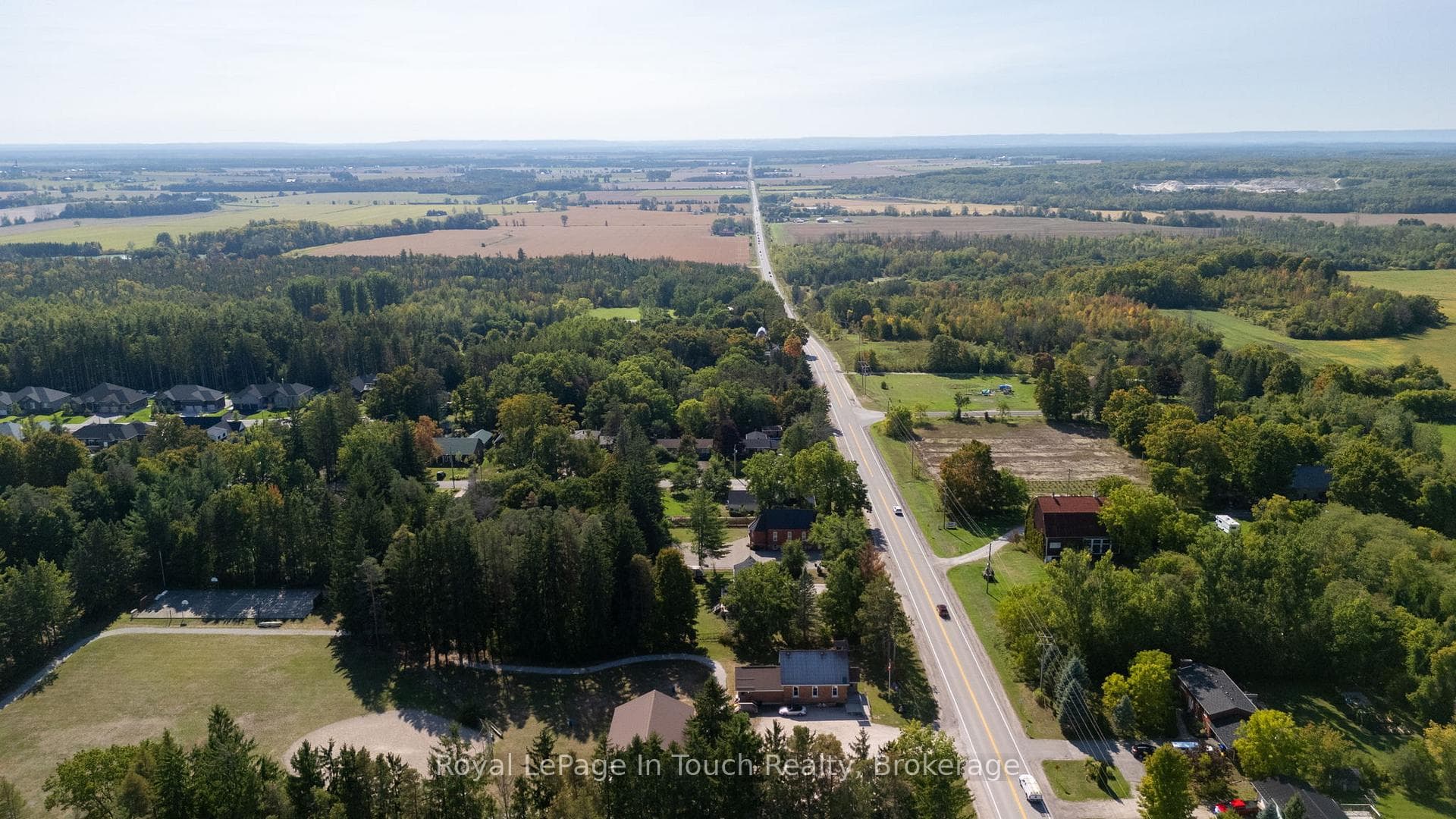 3957 Horseshoe Valley Road photo 38