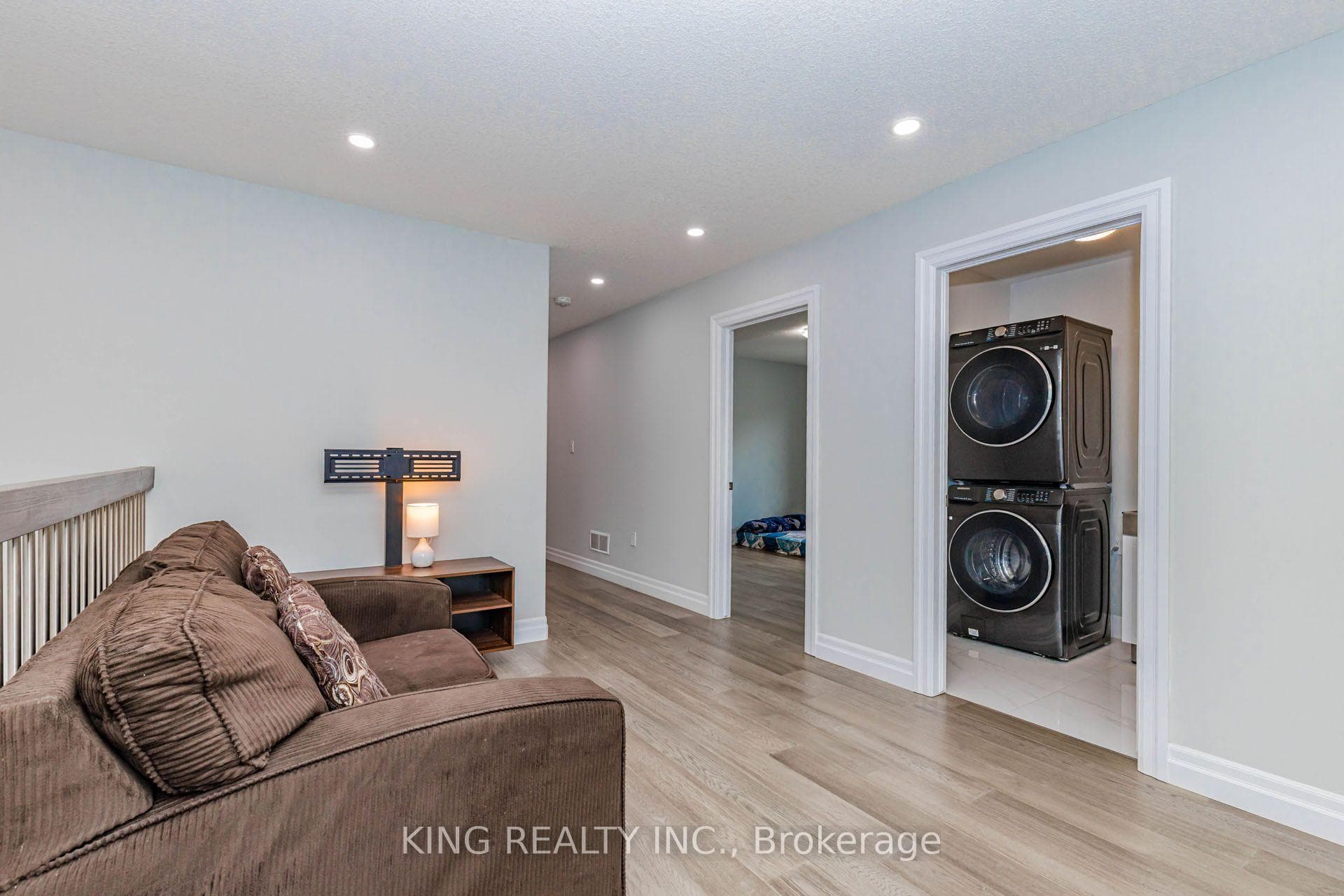 584 Chelton Road photo 21