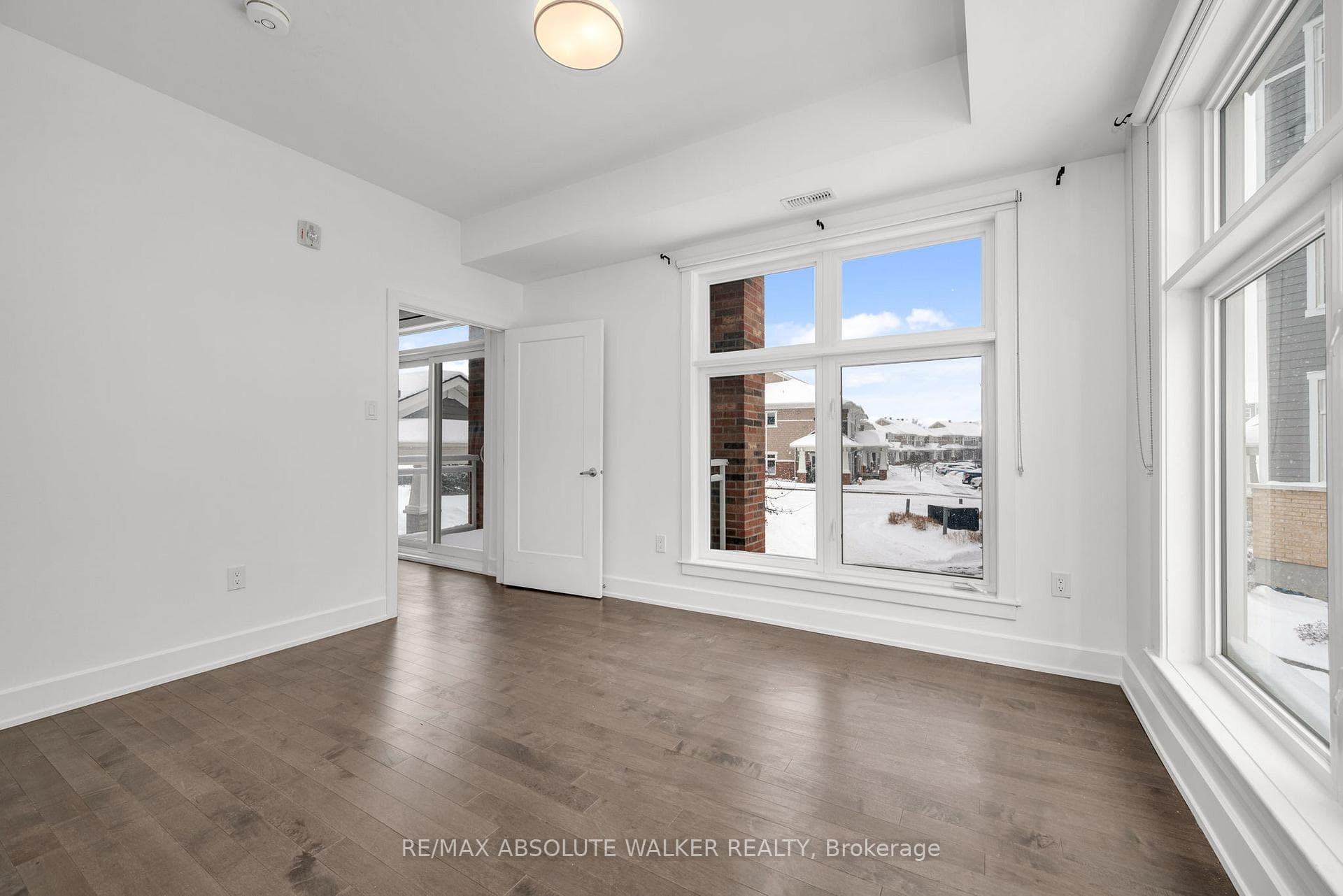 305 Elizabeth Cosgrove Private Unit 101 photo 35