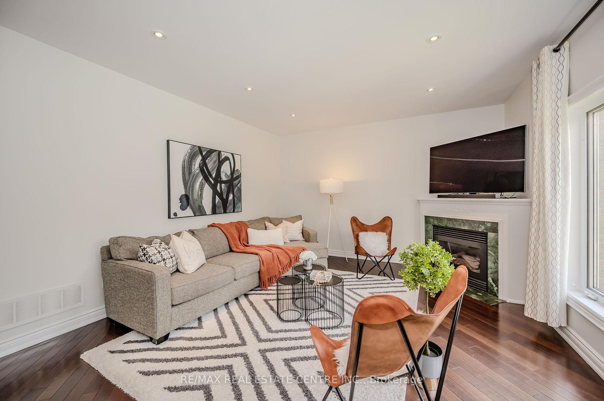 30 Shamrock Crescent photo 12