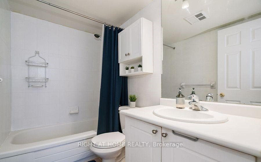 260 Doris Avenue Unit 1610 photo 14