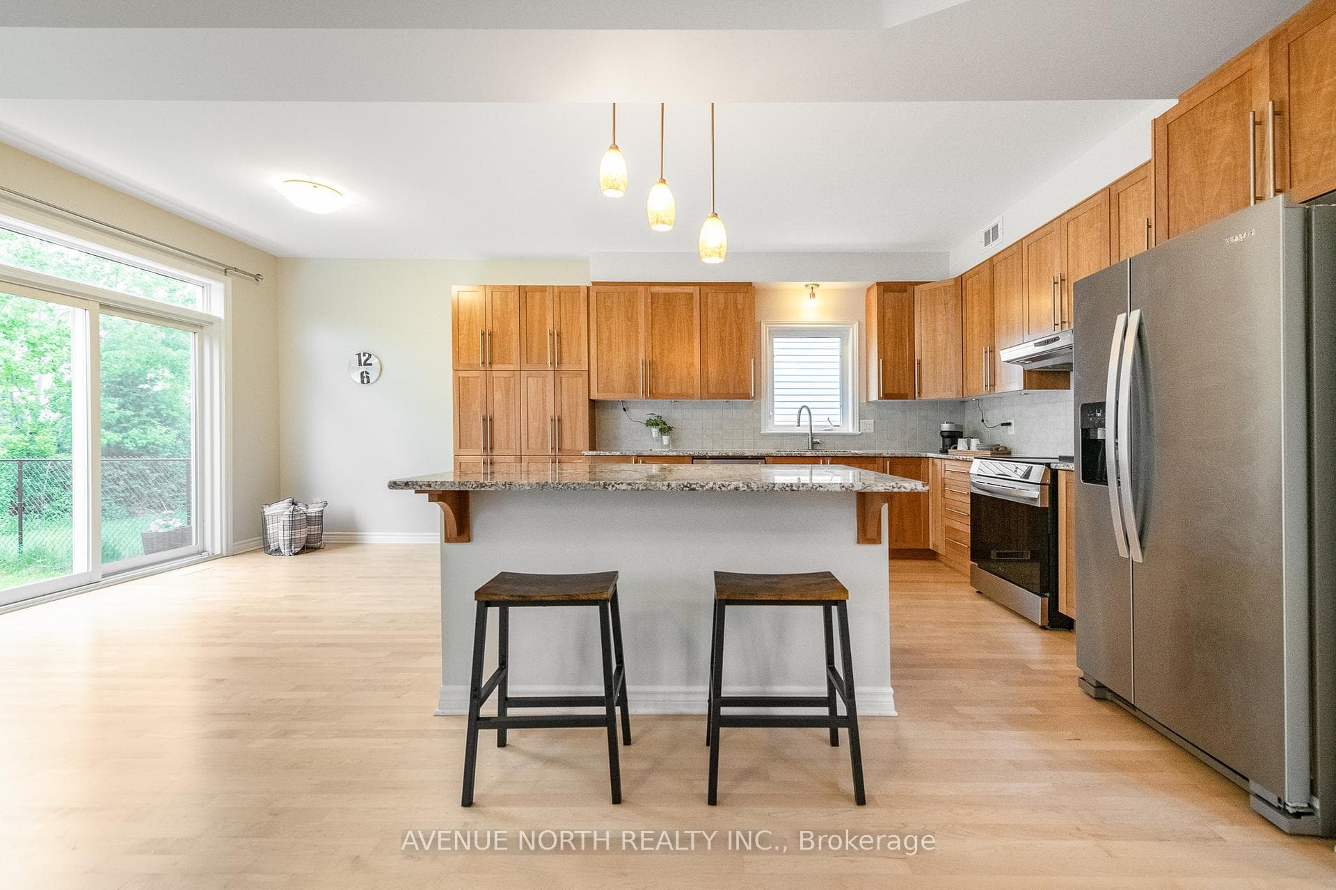 Kitchen with Breakfast Bar Island