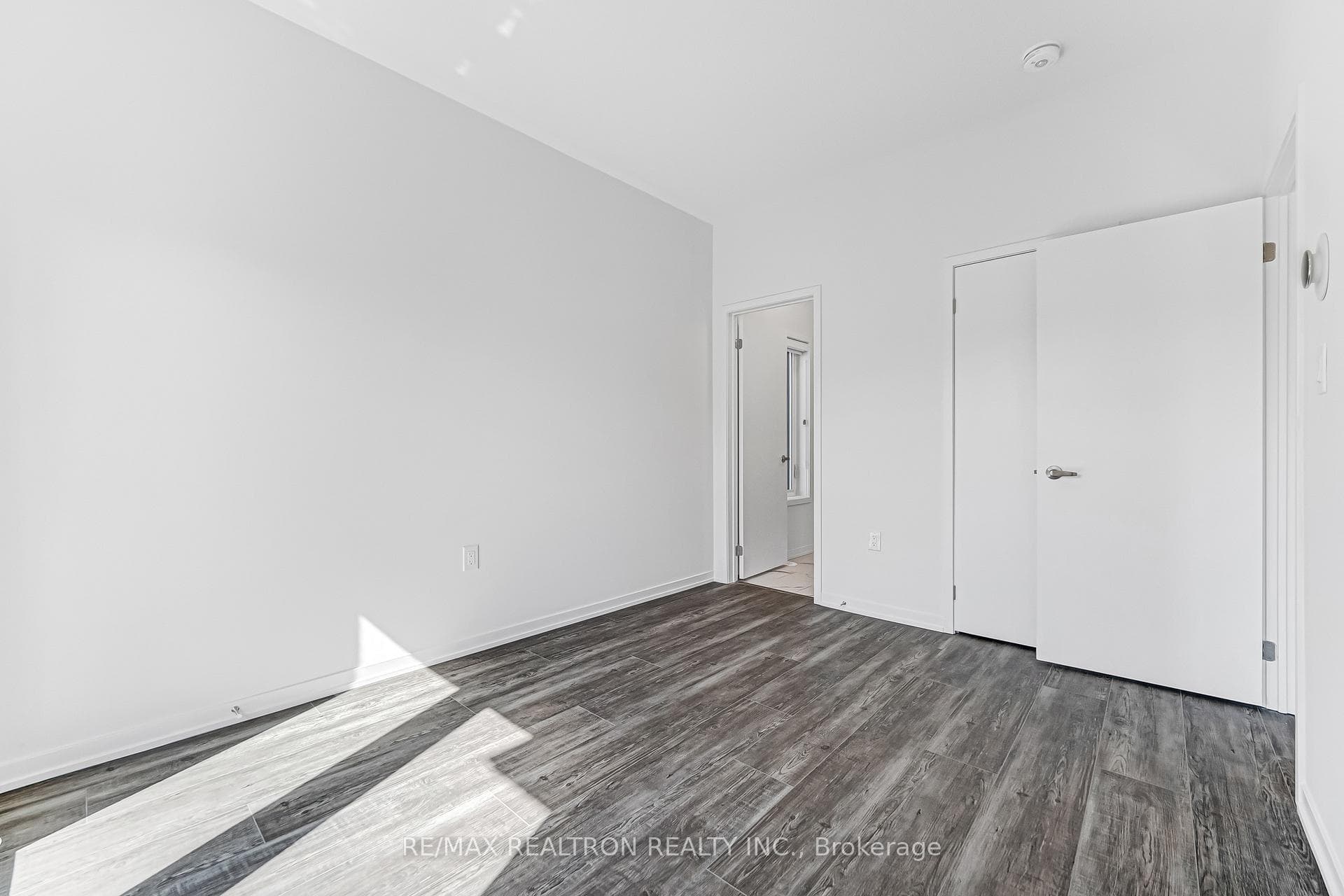 51 Matawin Lane photo 35