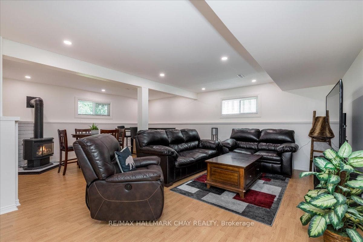 203 Calford Street photo 17