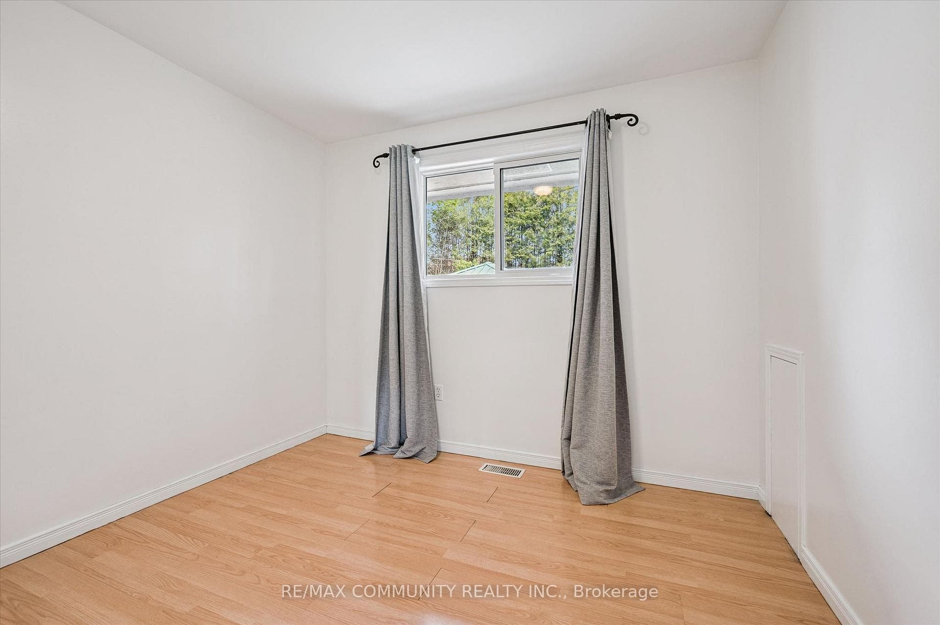 2063 George Street photo 15