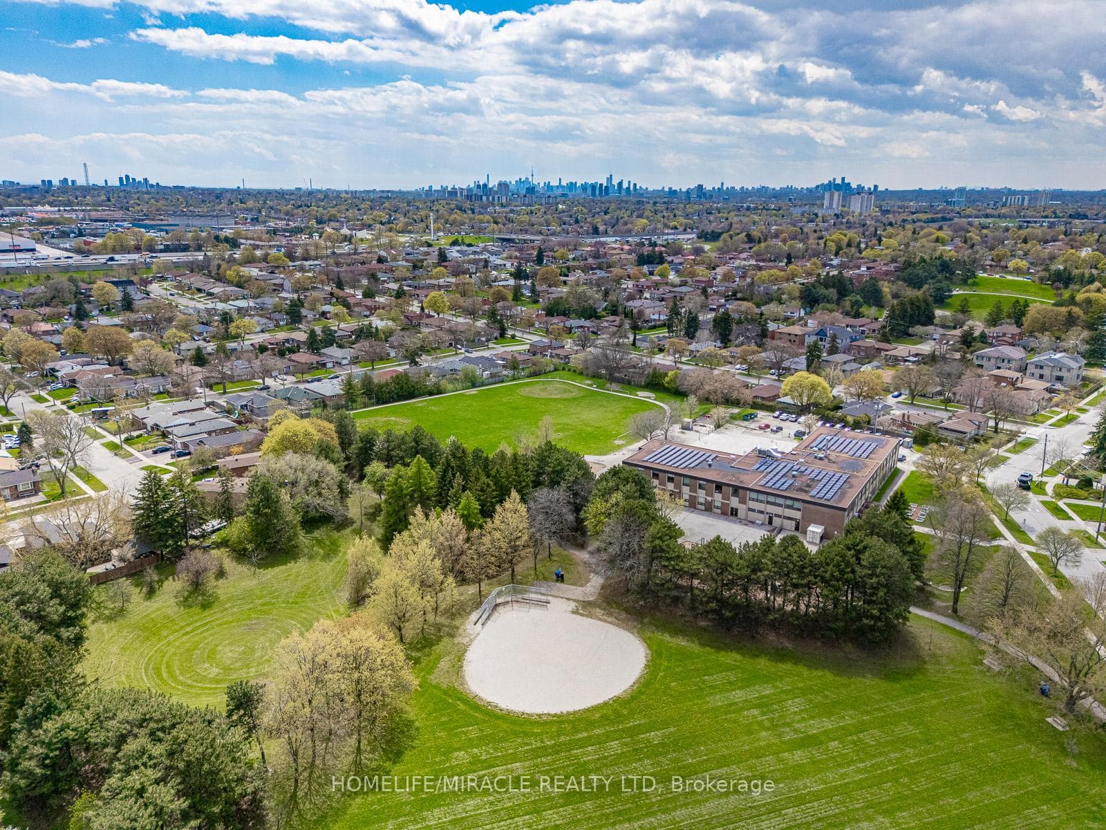 158 Cass Avenue photo 41