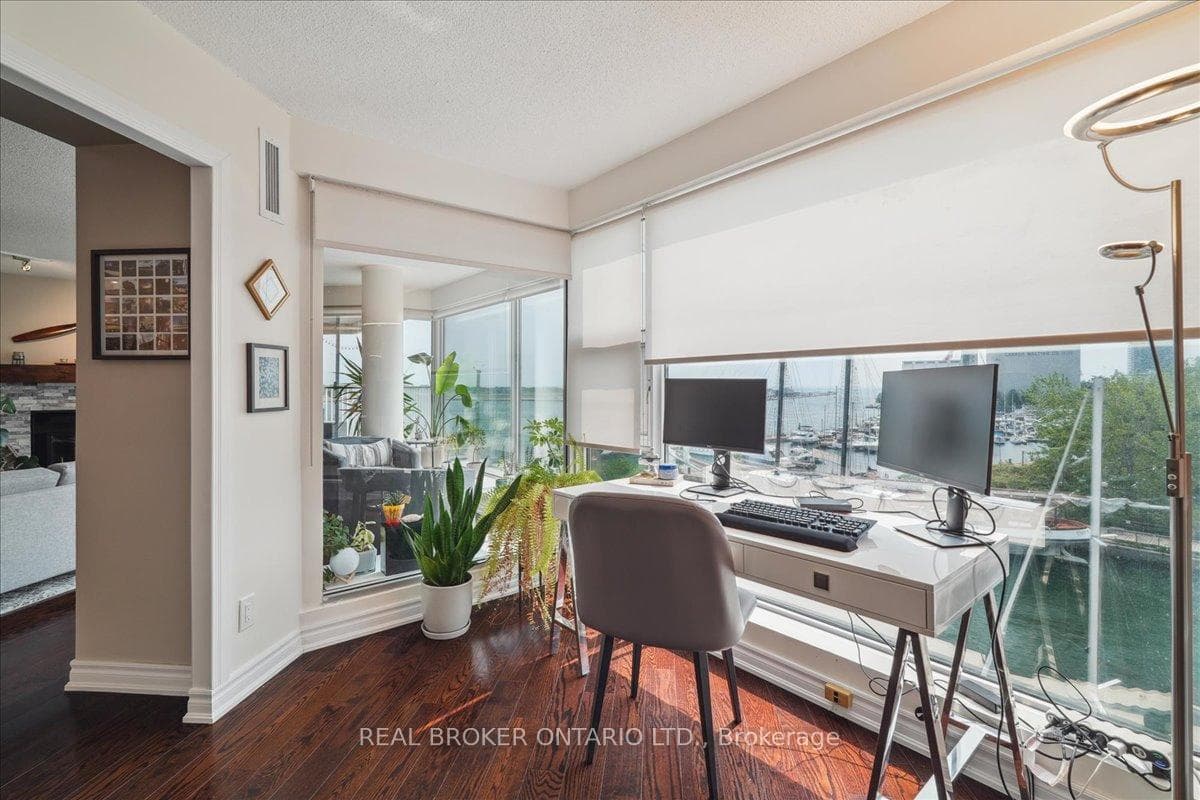 401 Queens Quay Unit 503 photo 24
