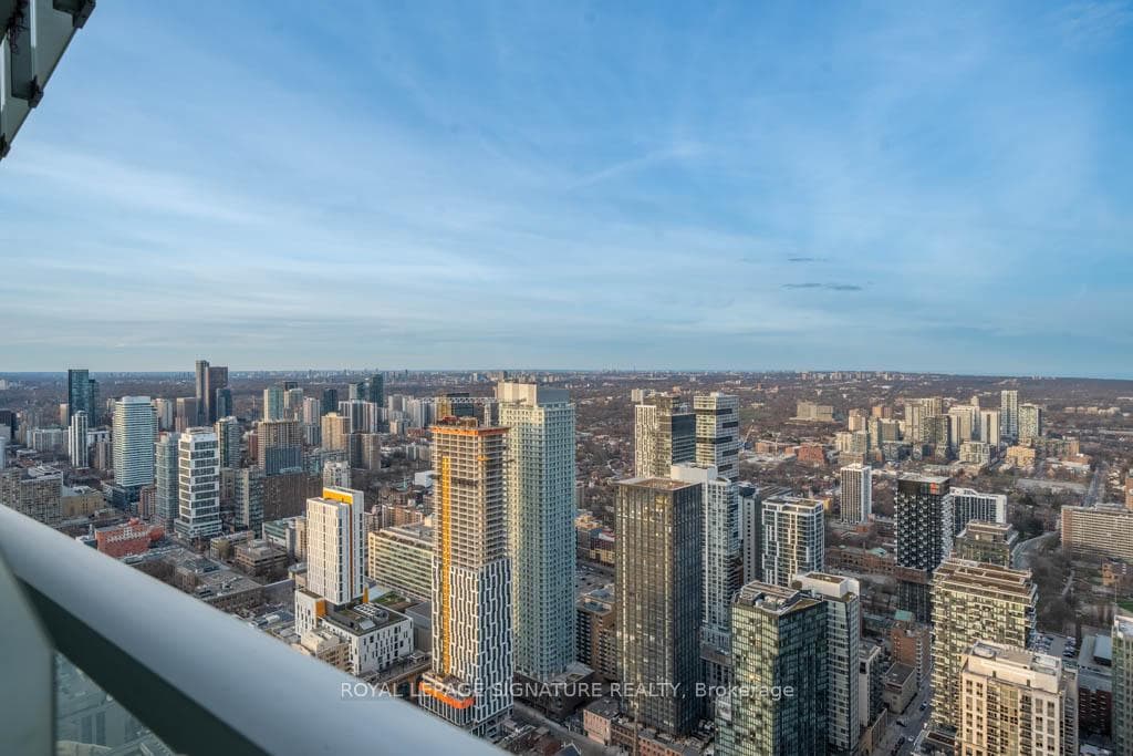 197 Yonge Street Unit 5603 photo 23