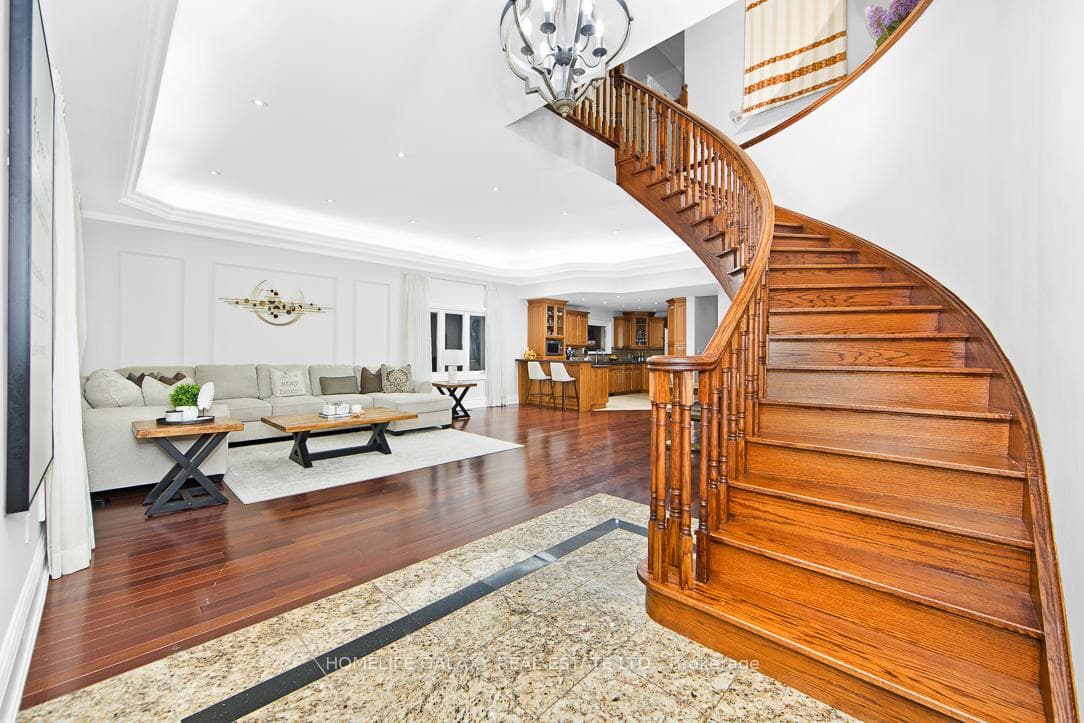 526 Rosebank Road photo 6