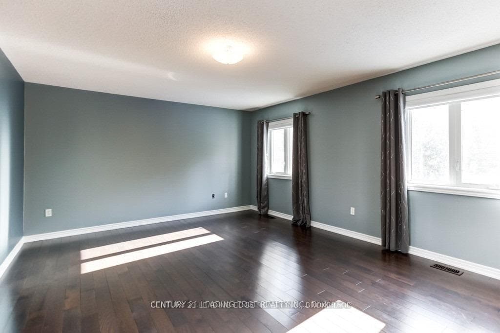 1199 STUFFLES Crescent photo 20