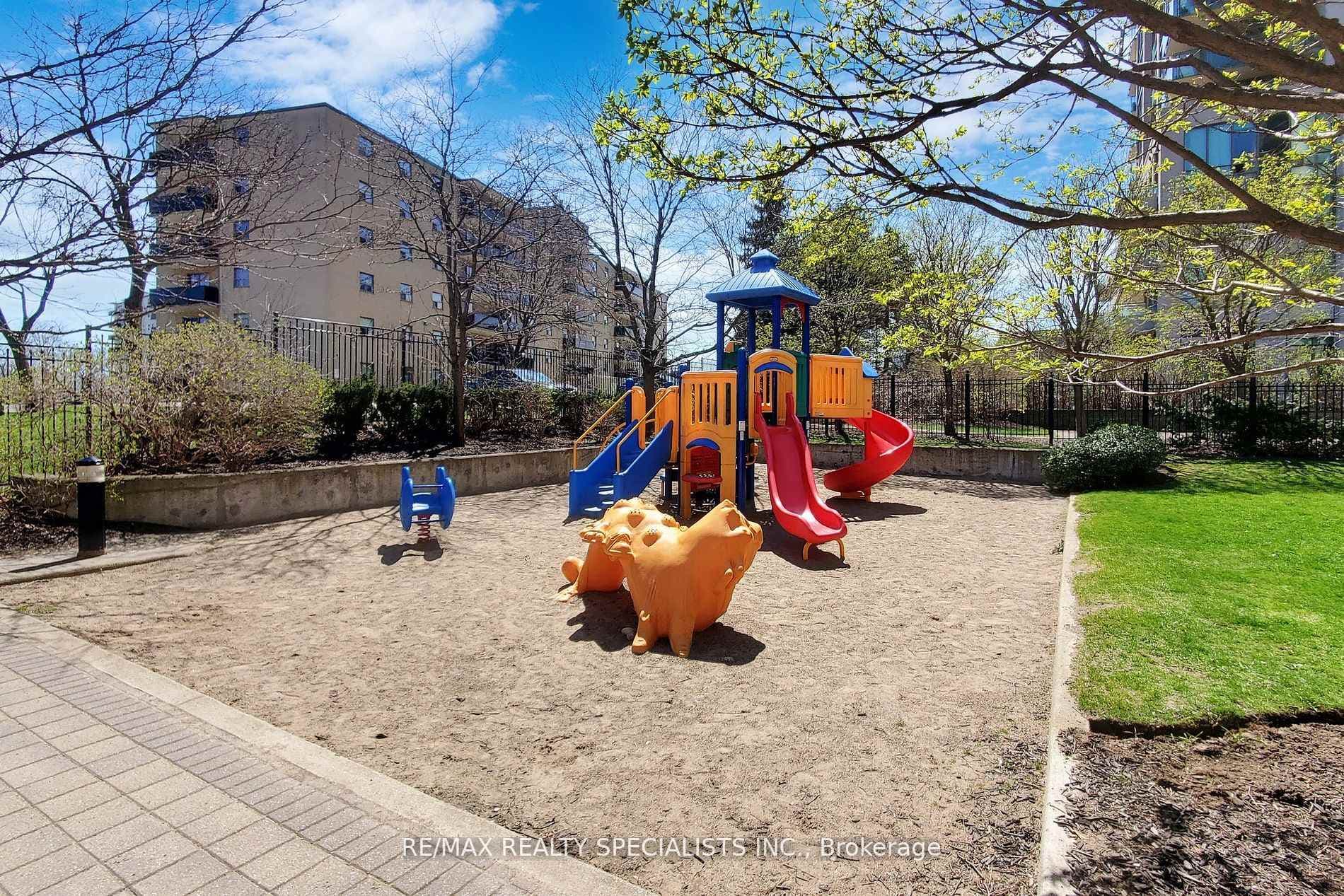 3504 Hurontario Street Unit 307 photo 14