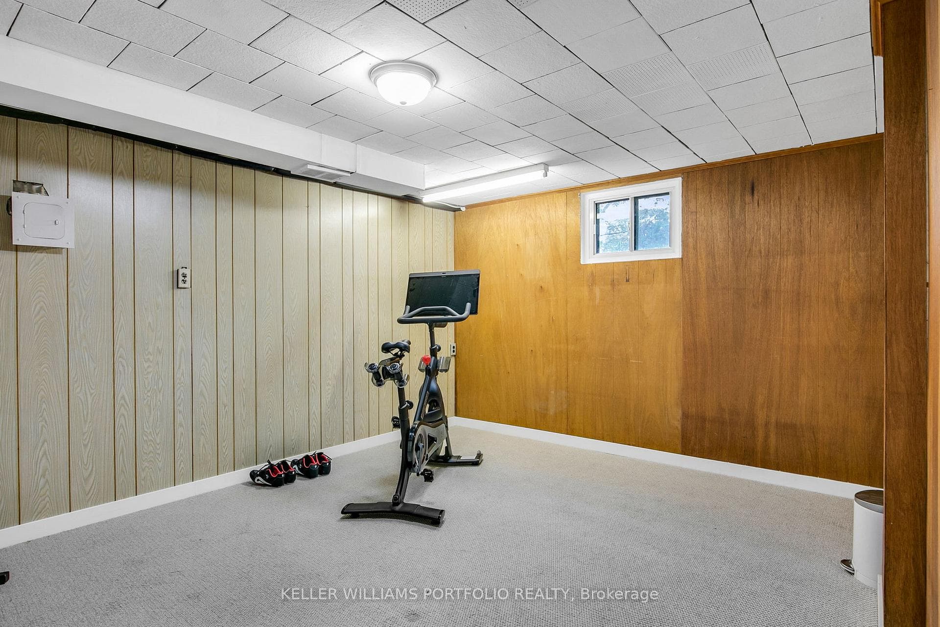 106 Botfield Avenue photo 27