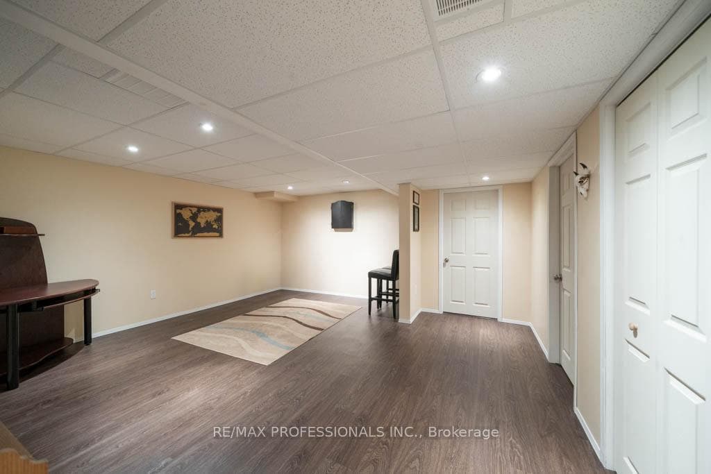 121 Gabriel Lane photo 14