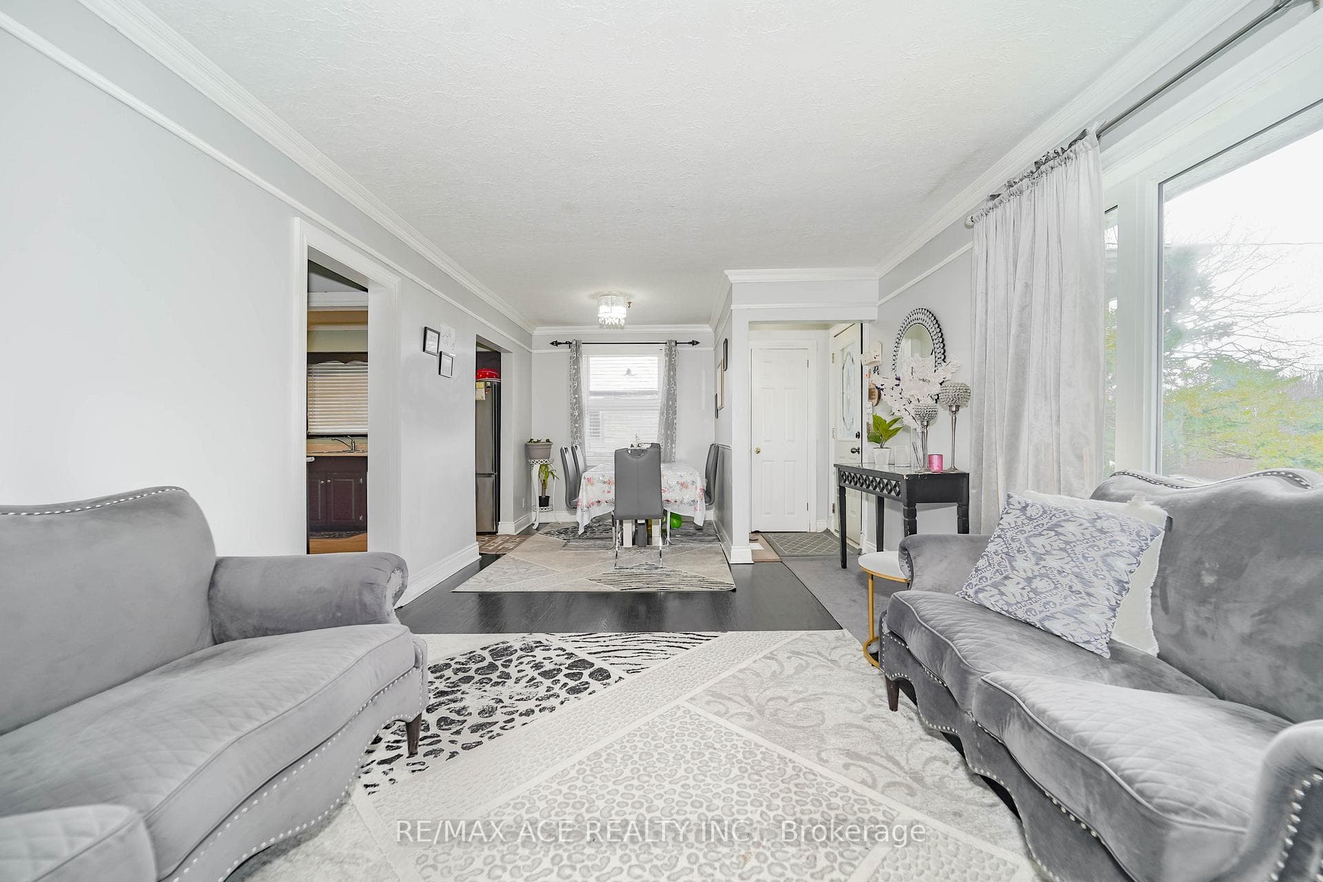 1425 Lakefield Street photo 15