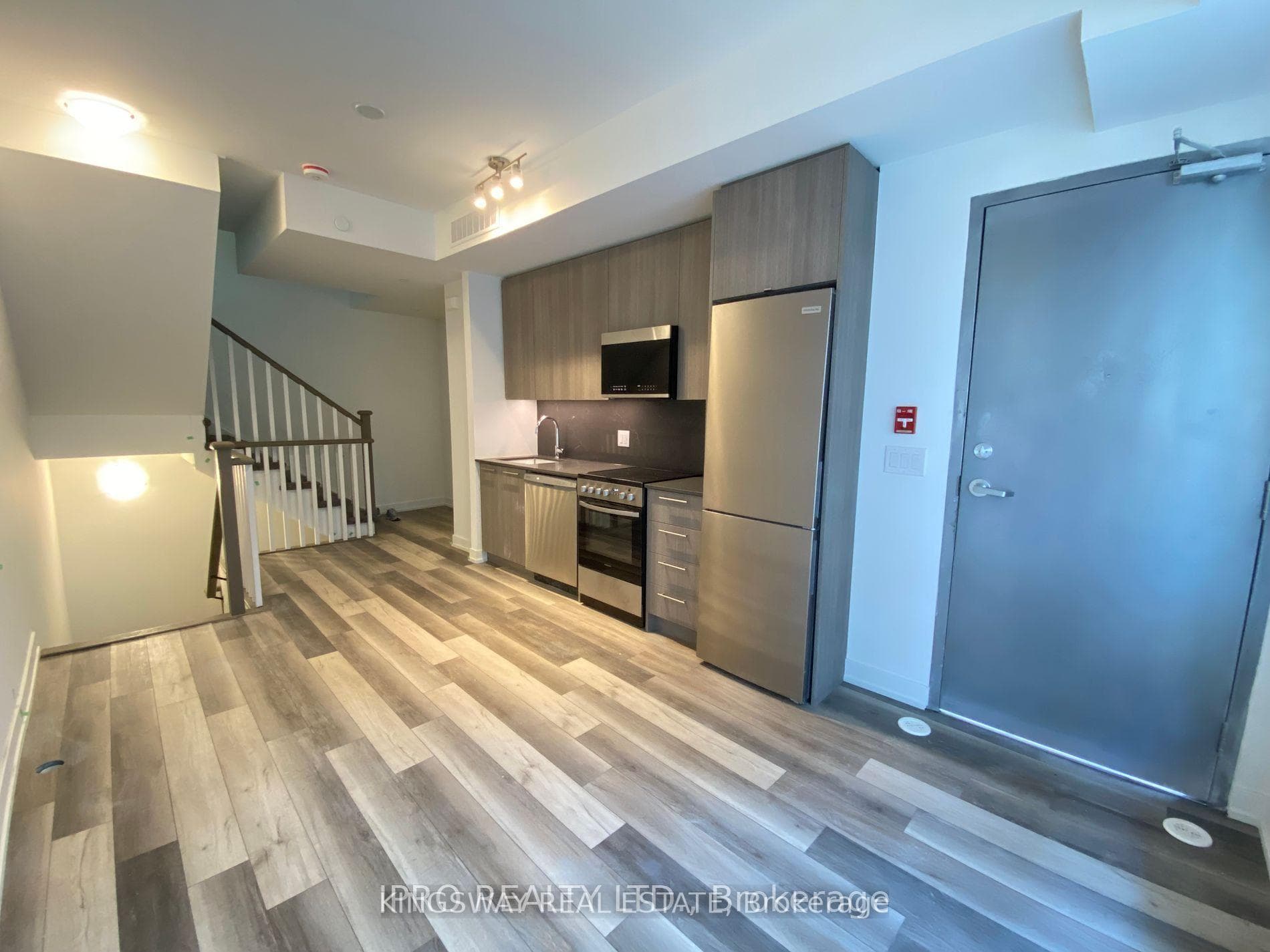 851 Sheppard Avenue Unit 33 photo 6