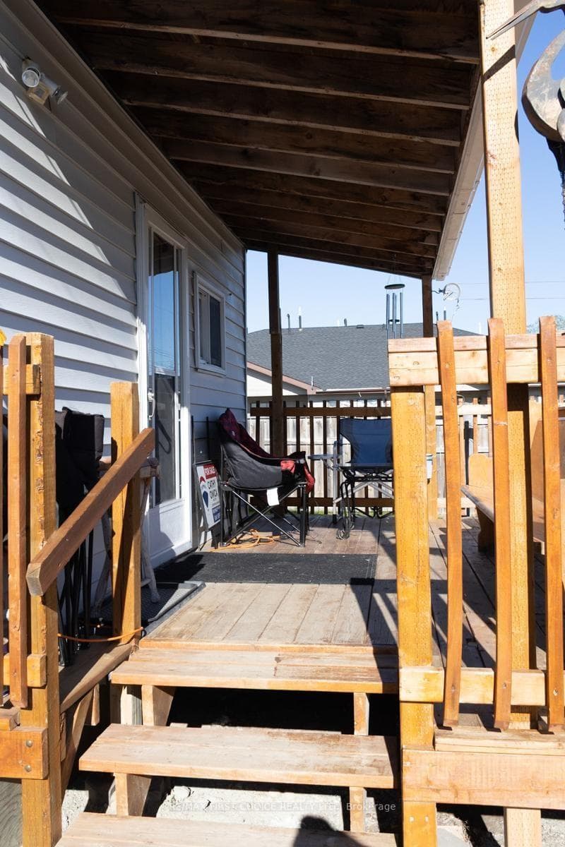 211 Third Avenue photo 33