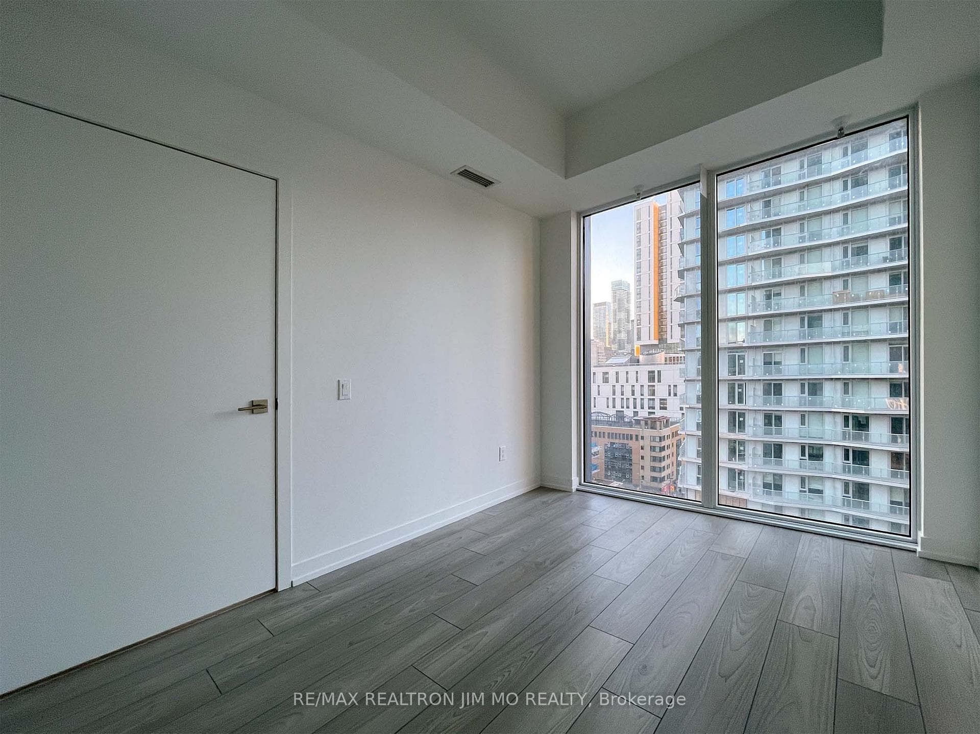82 Dalhousie Street Unit 1212 photo 4