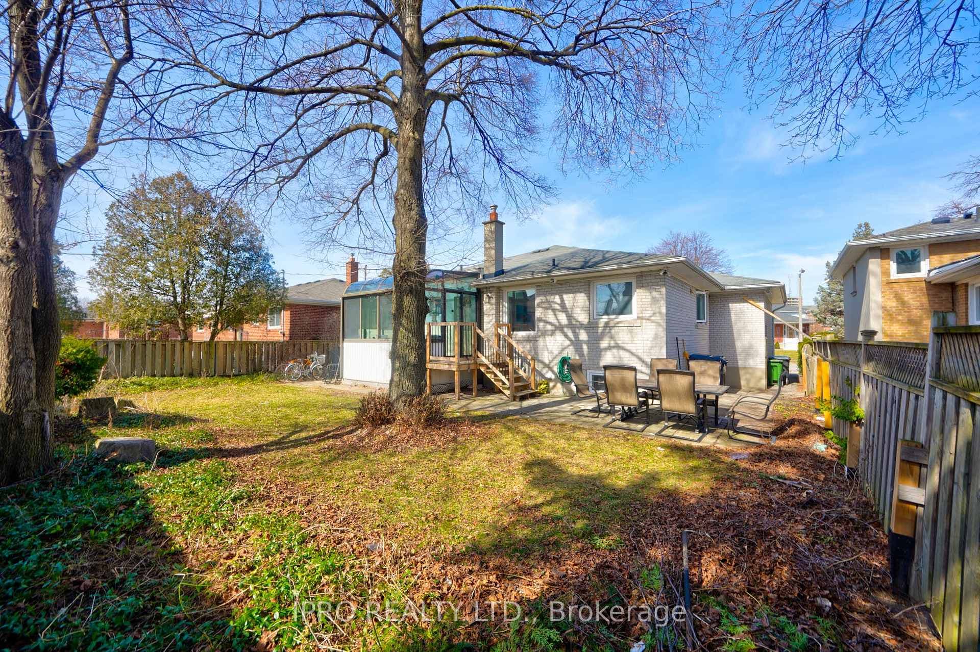 17 Gatewood Crescent photo 37